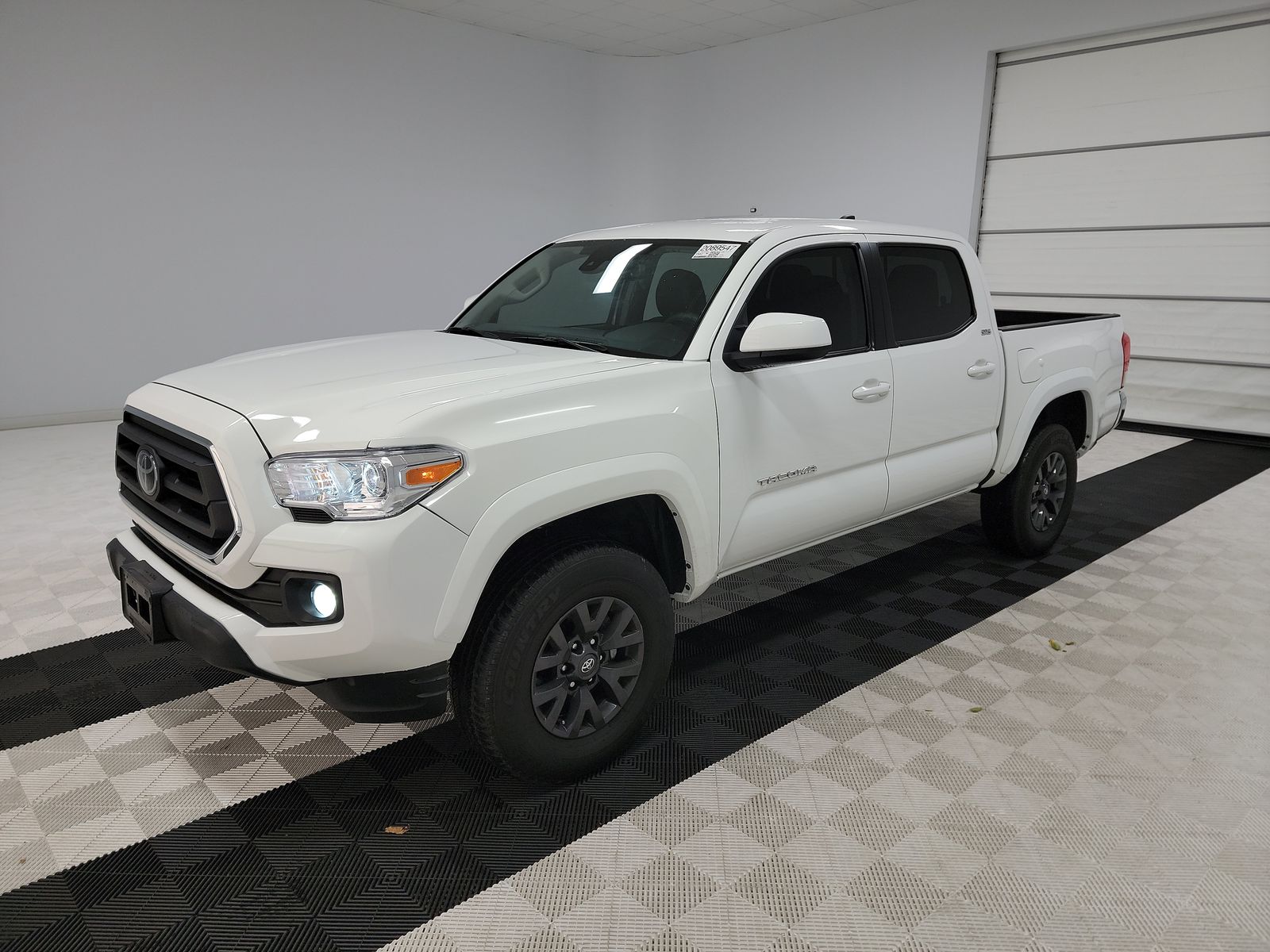 2022 Toyota Tacoma SR5 RWD