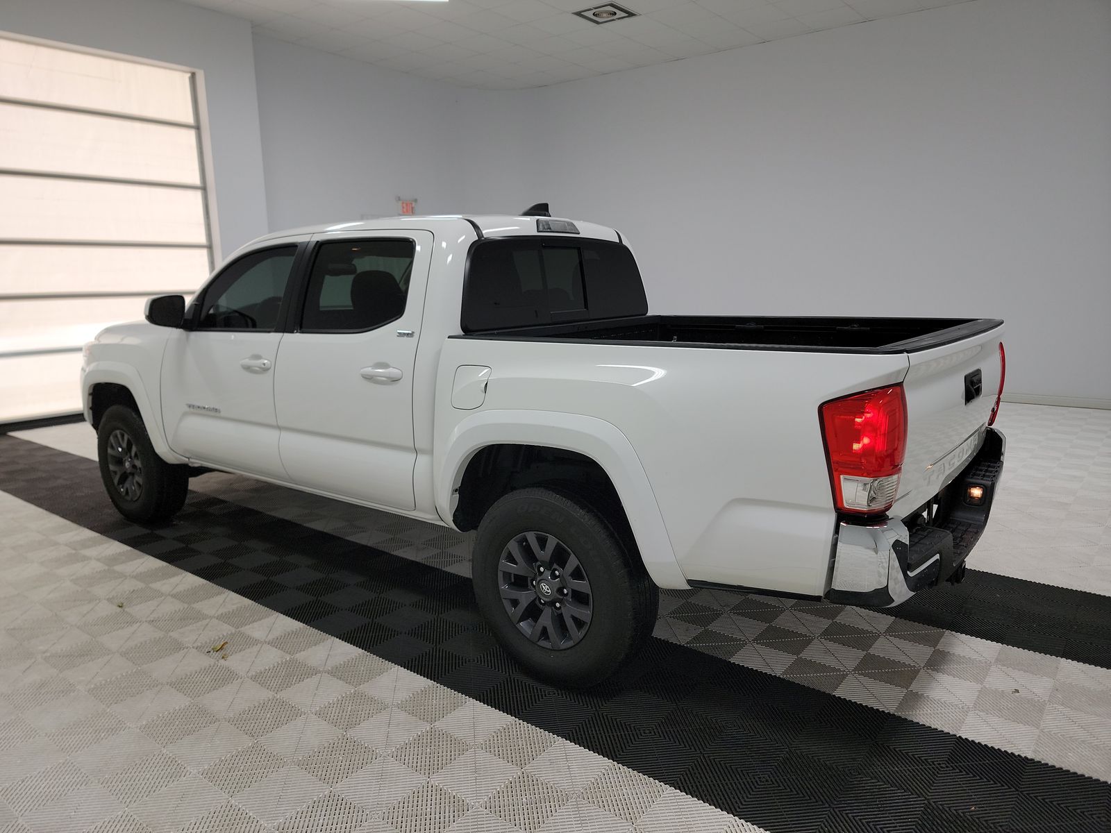 2022 Toyota Tacoma SR5 RWD