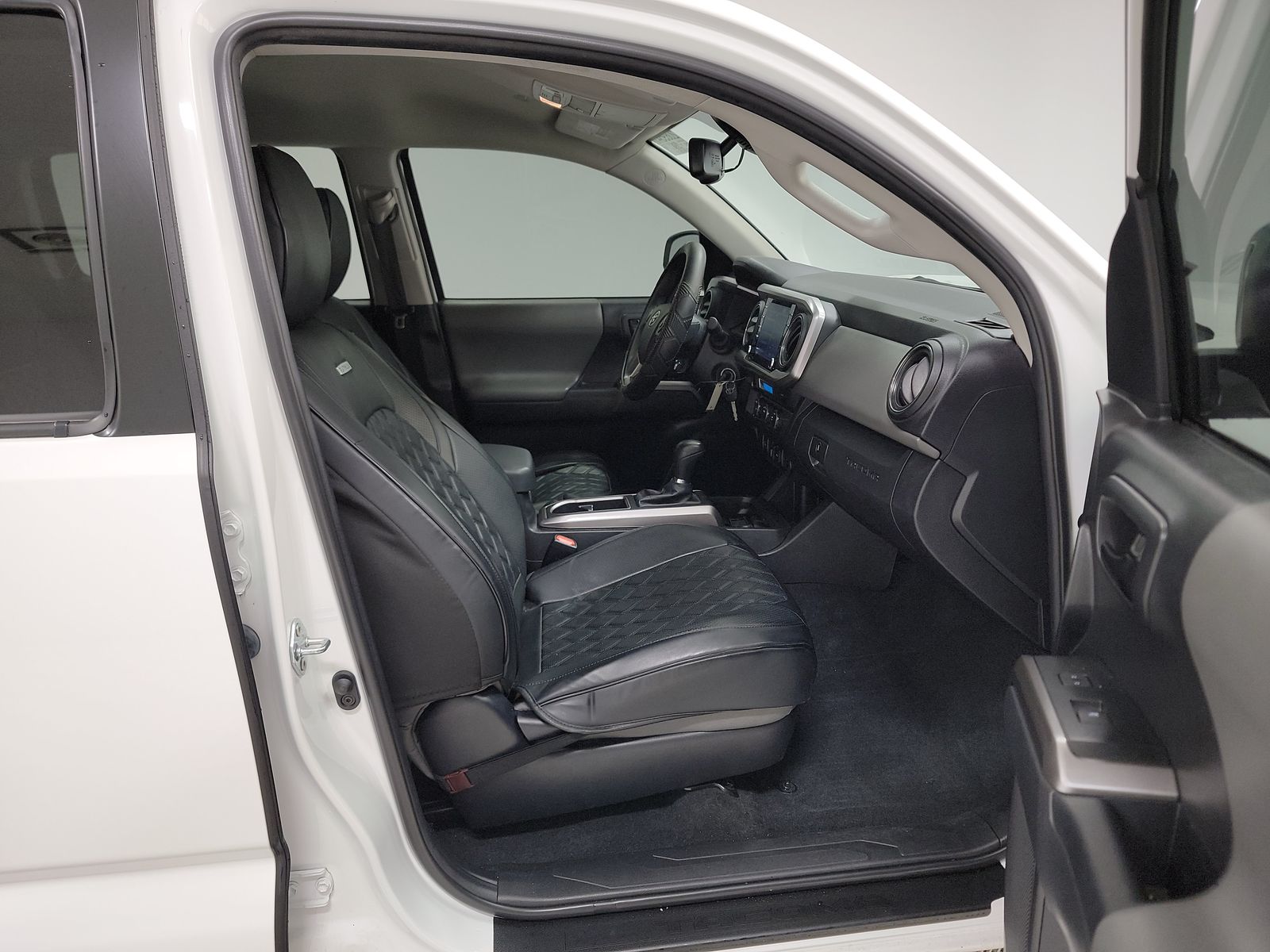 2022 Toyota Tacoma SR5 RWD