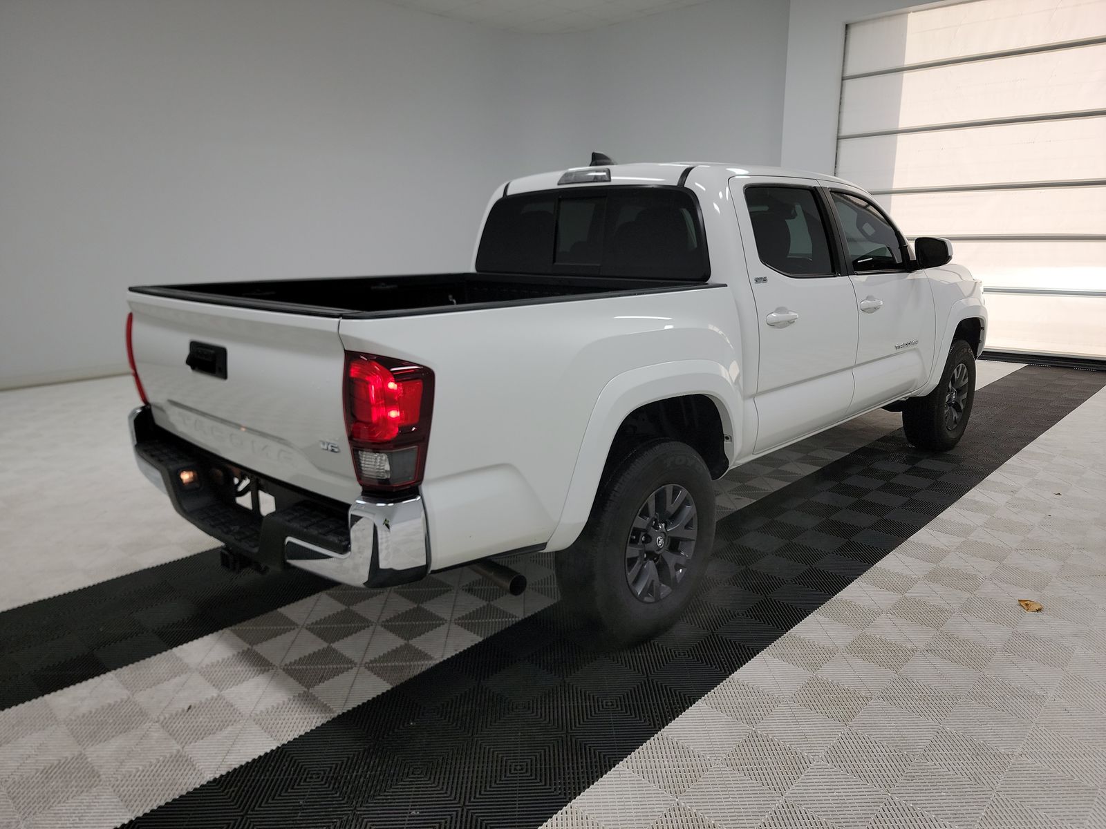 2022 Toyota Tacoma SR5 RWD
