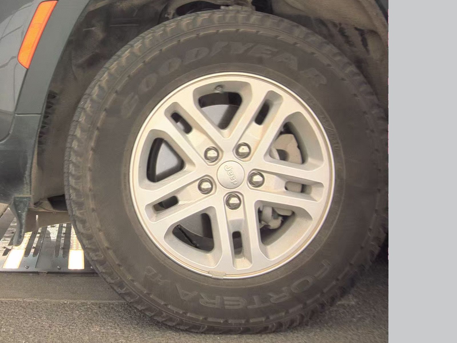 2024 Jeep Grand Cherokee Laredo AWD