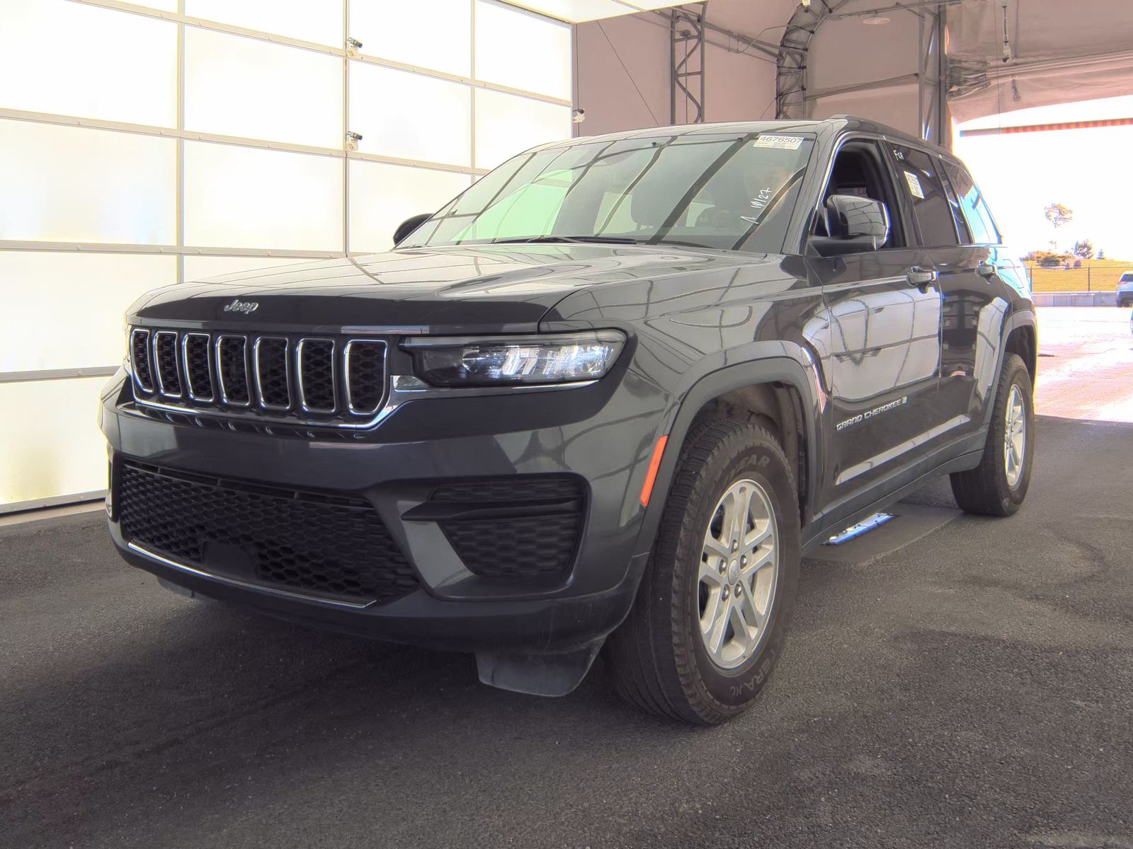 2024 Jeep Grand Cherokee Laredo AWD
