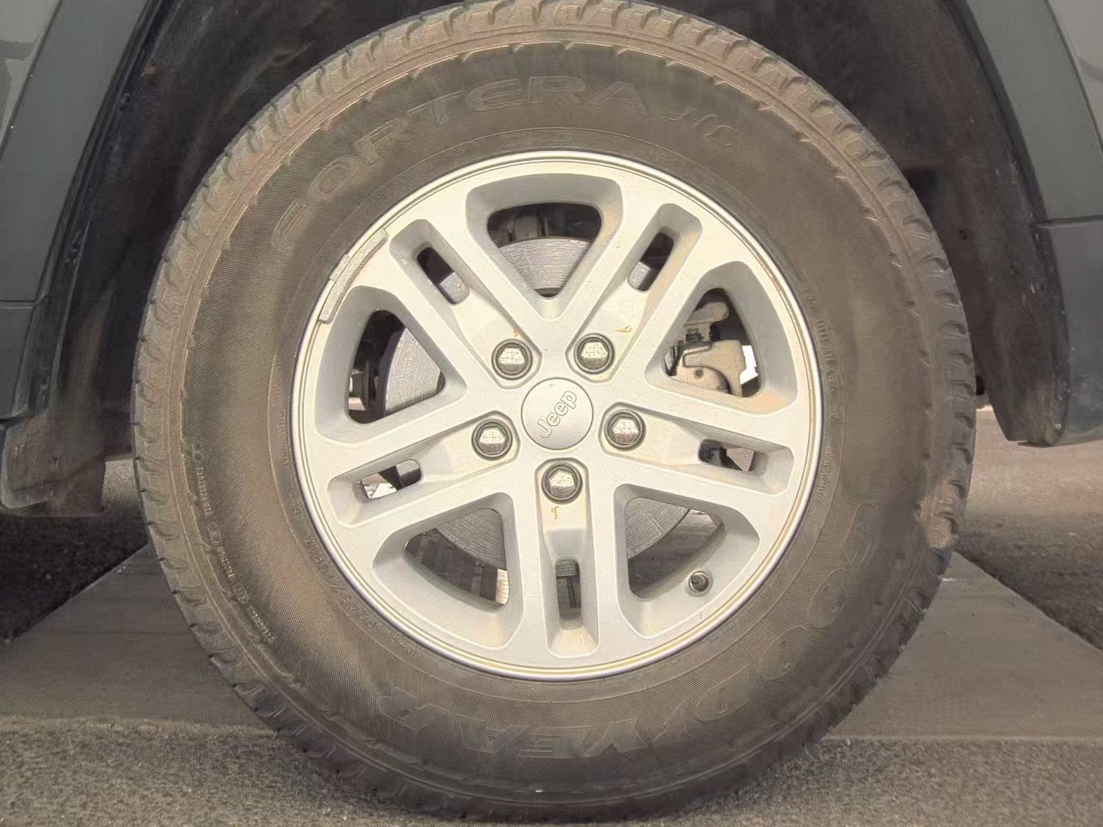 2024 Jeep Grand Cherokee Laredo AWD