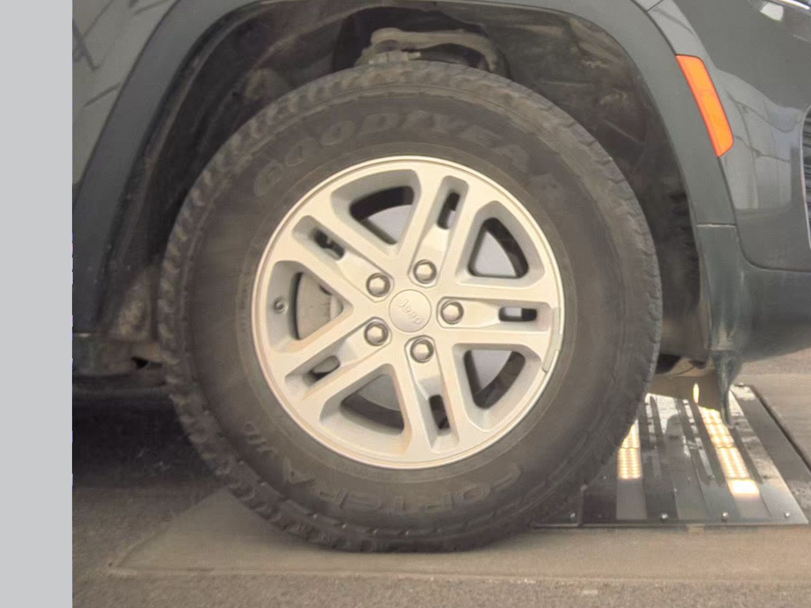 2024 Jeep Grand Cherokee Laredo AWD