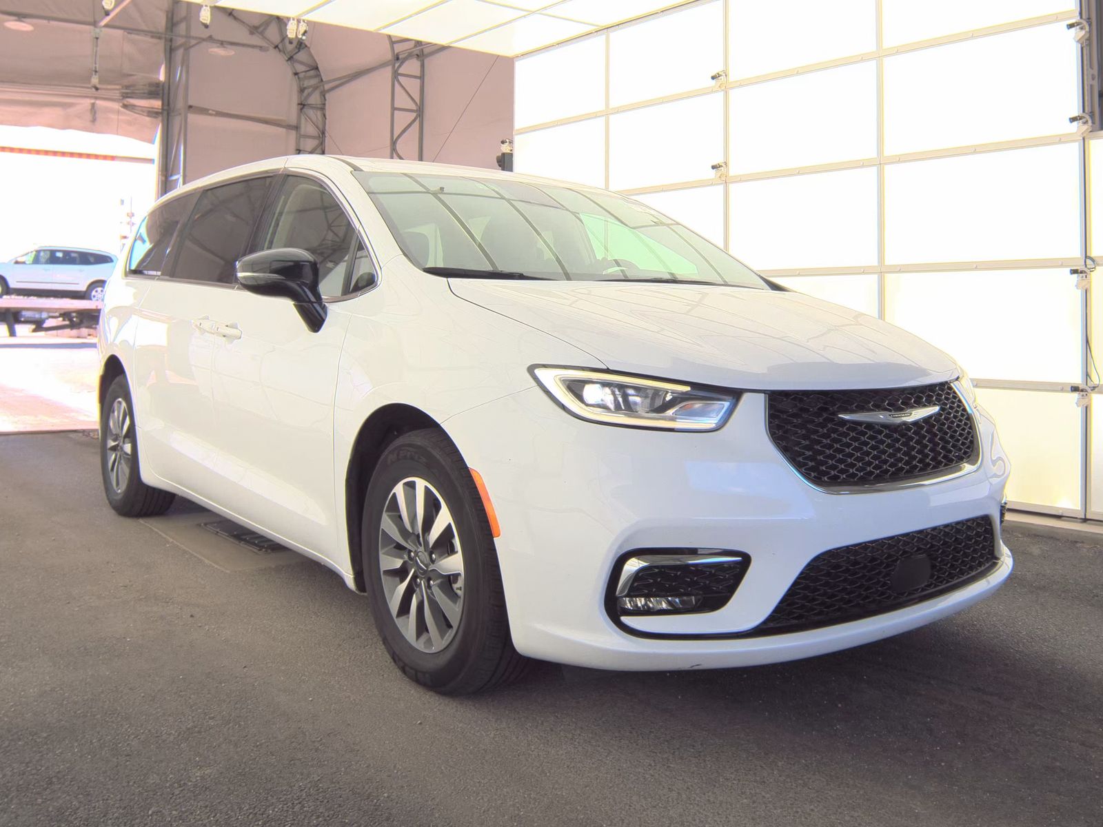 2024 Chrysler Pacifica Hybrid Select FWD