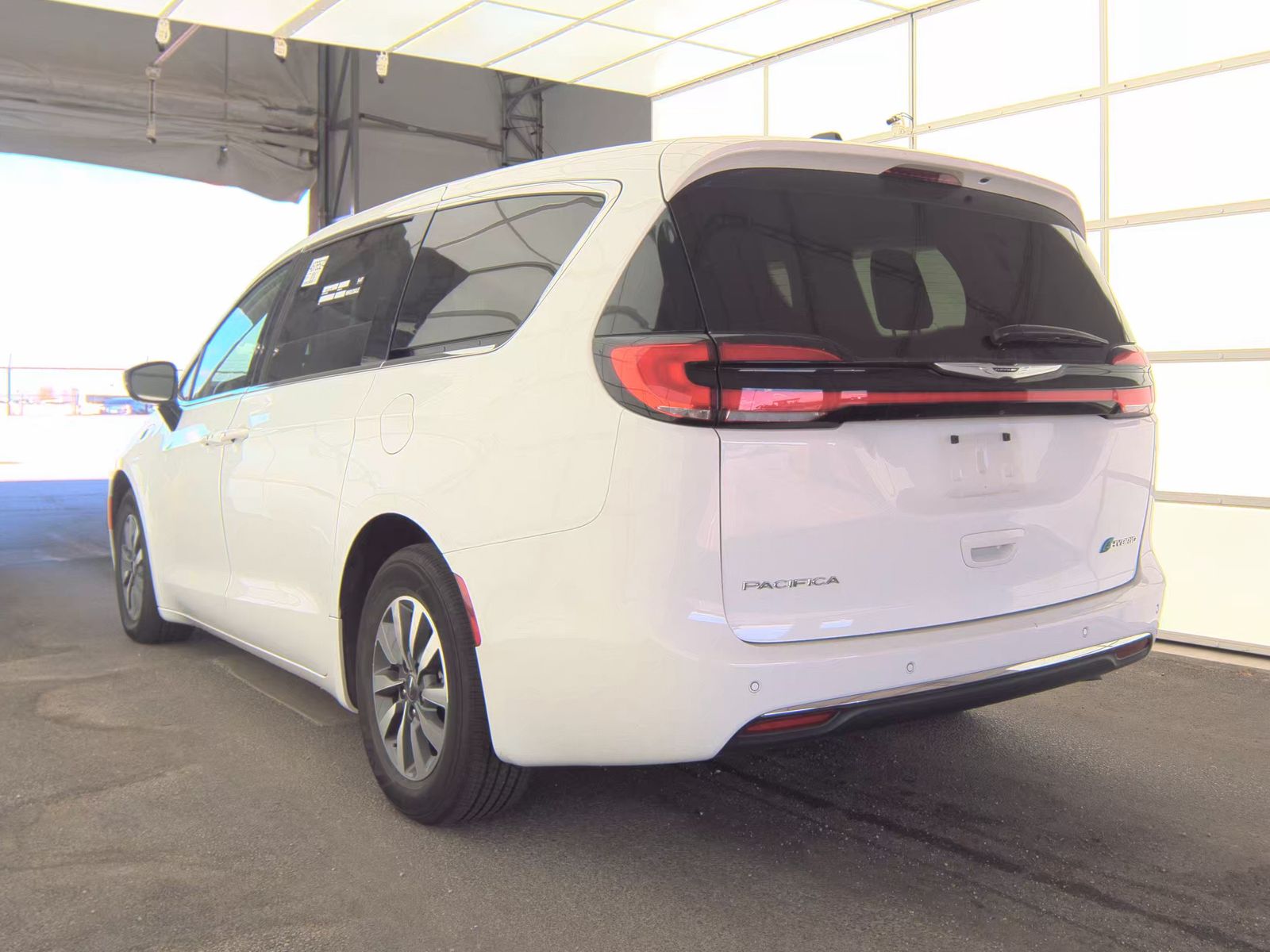 2024 Chrysler Pacifica Hybrid Select FWD