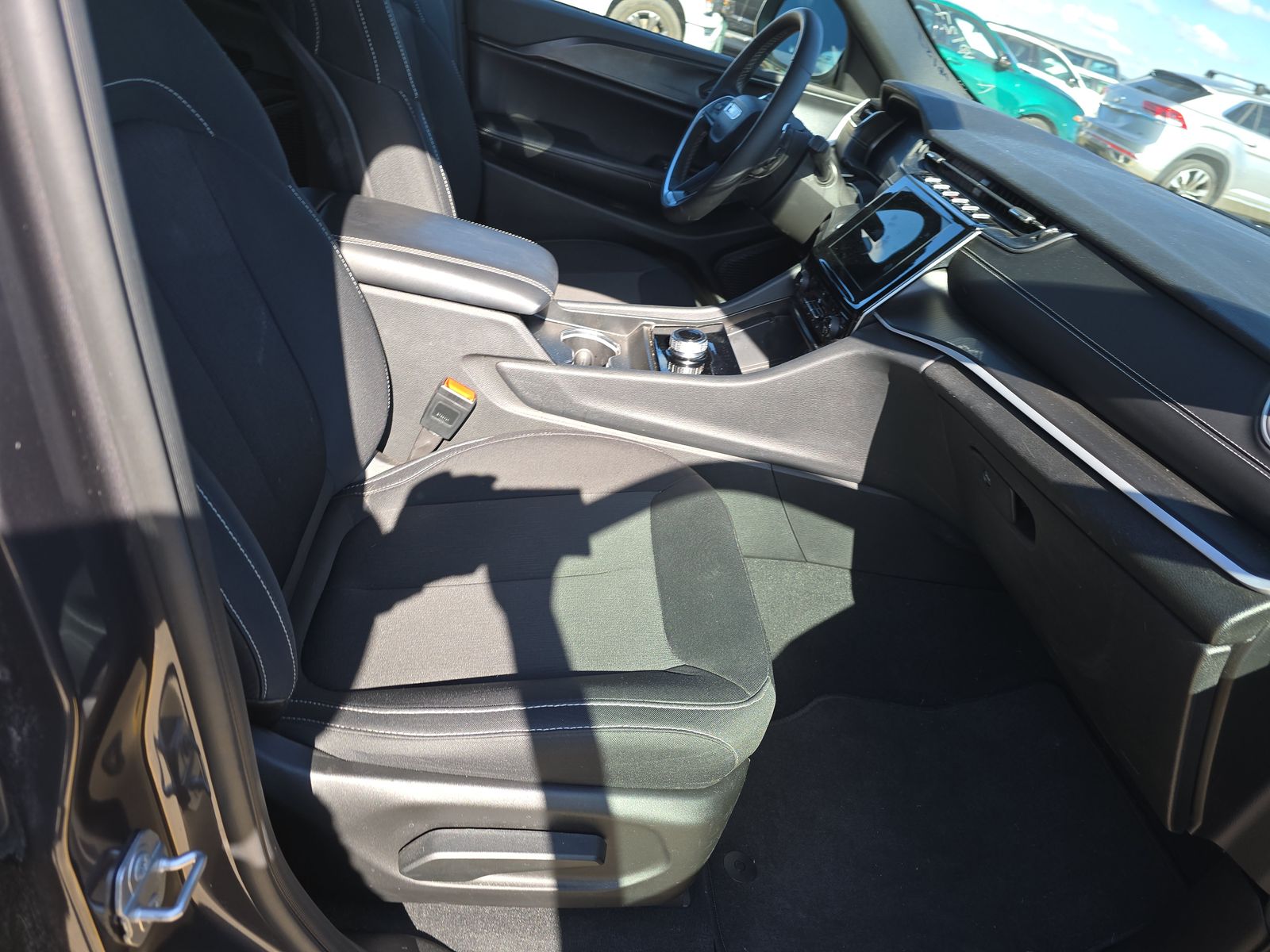 2024 Jeep Grand Cherokee Laredo AWD