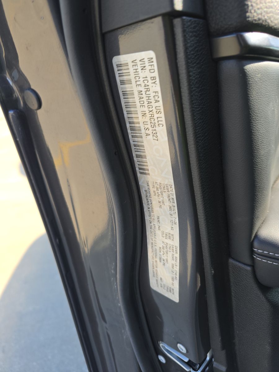 2024 Jeep Grand Cherokee Laredo AWD