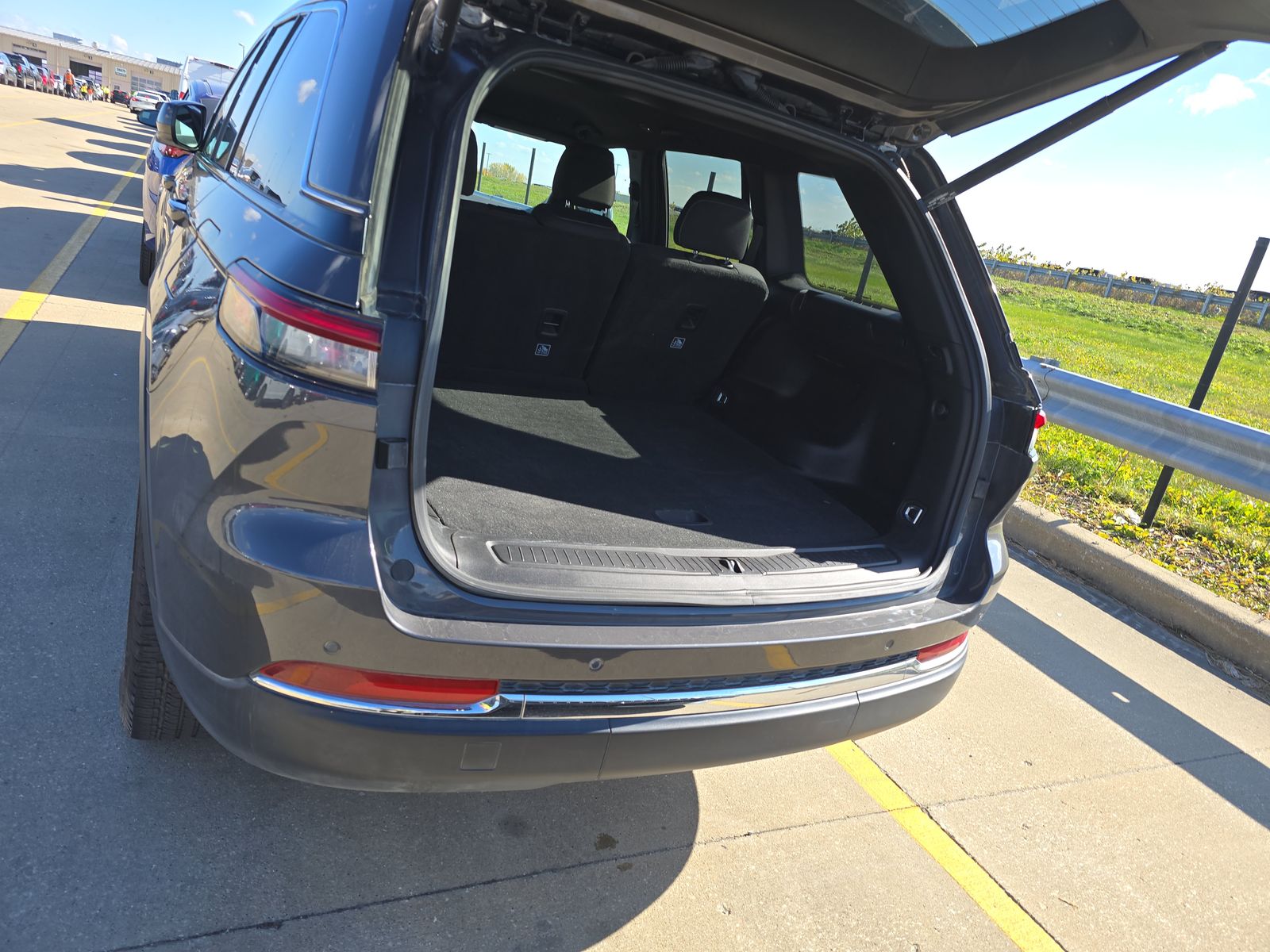 2024 Jeep Grand Cherokee Laredo AWD