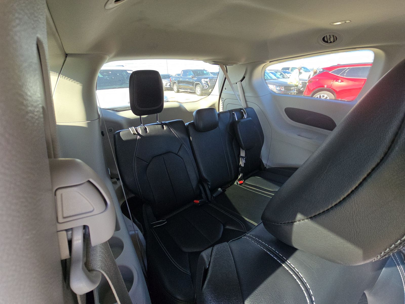 2024 Chrysler Pacifica Hybrid Select FWD