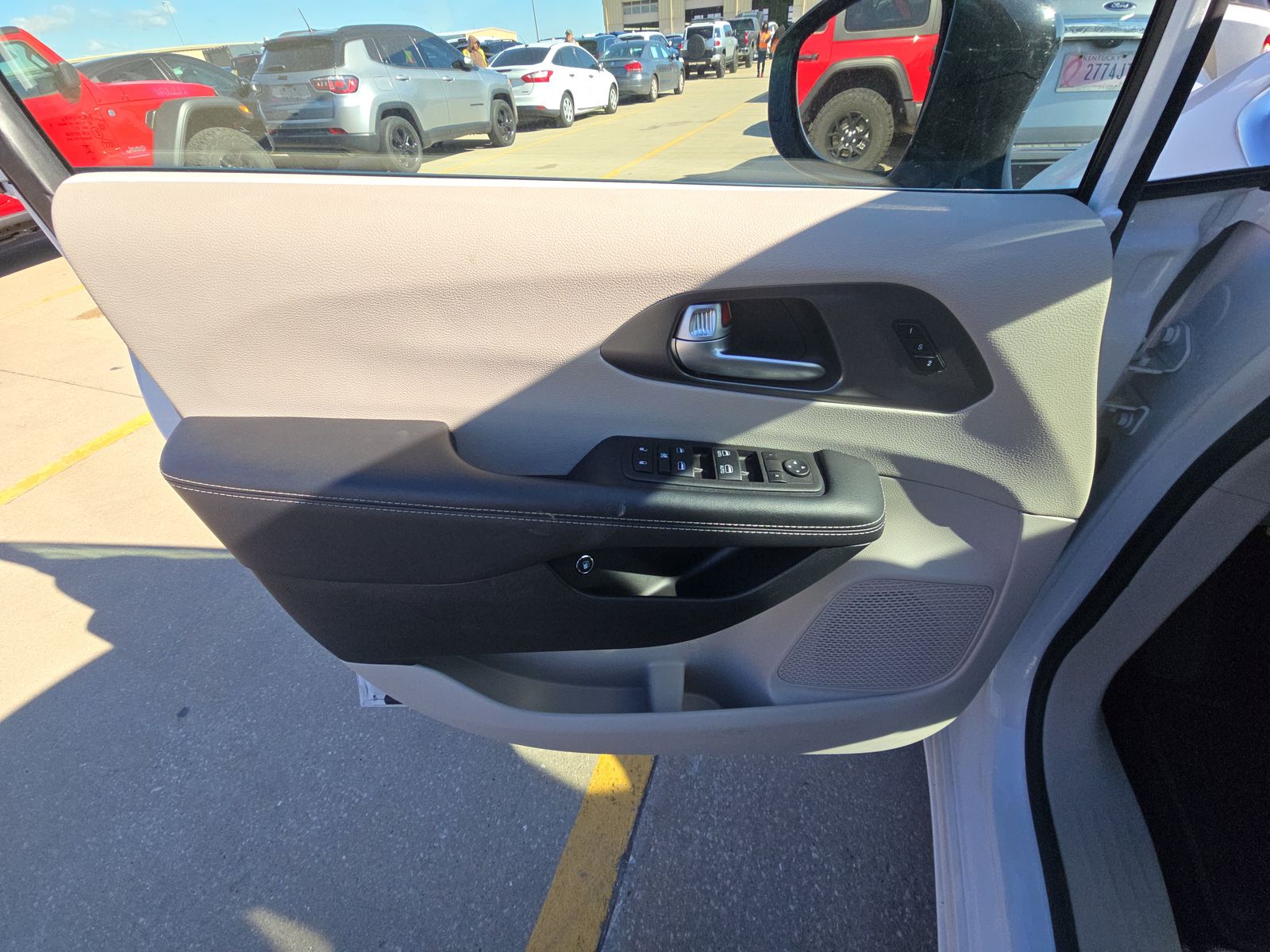 2024 Chrysler Pacifica Hybrid Select FWD