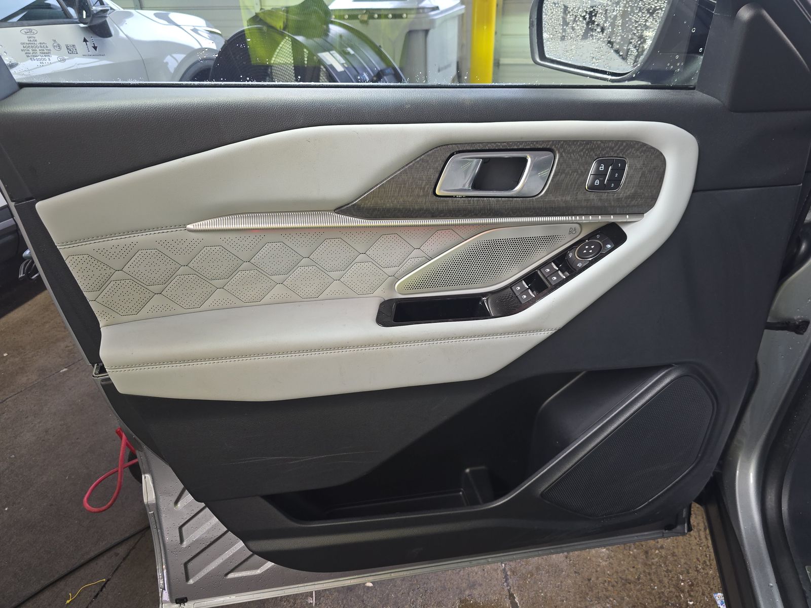 2025 Ford Explorer Platinum RWD