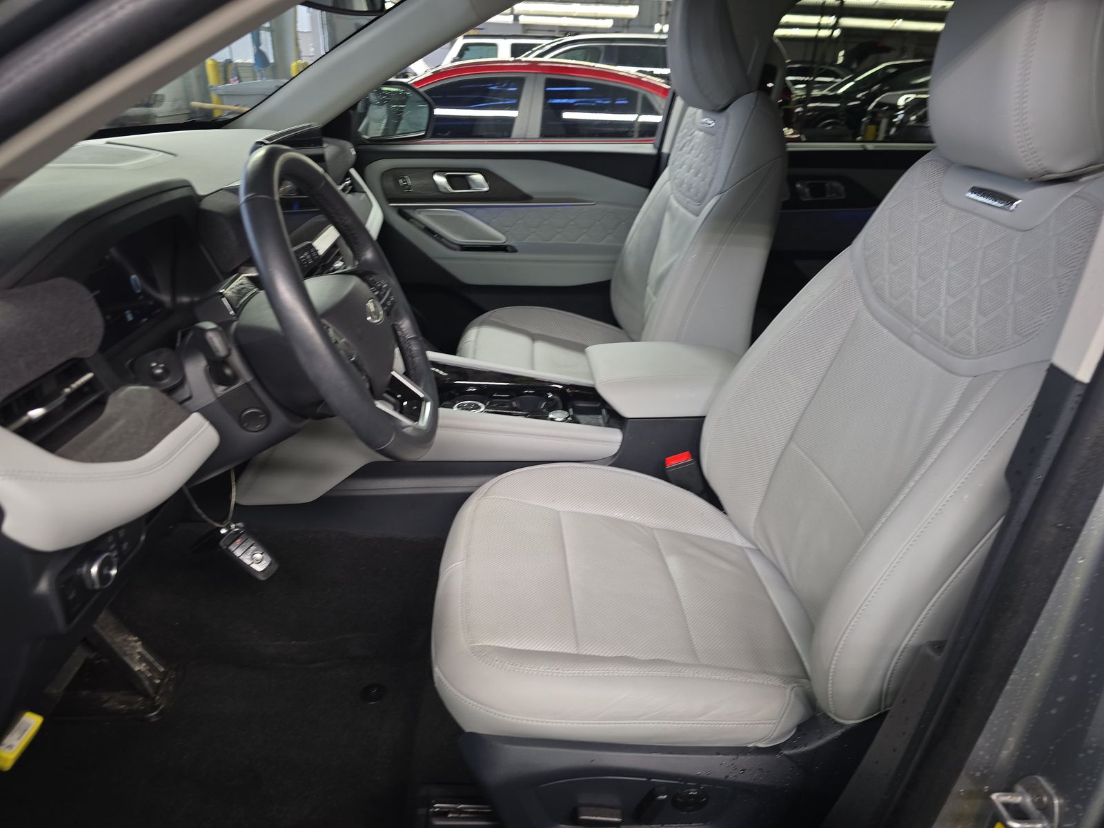 2025 Ford Explorer Platinum RWD