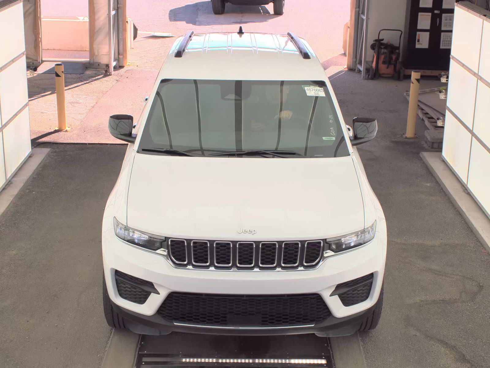 2024 Jeep Grand Cherokee Laredo AWD