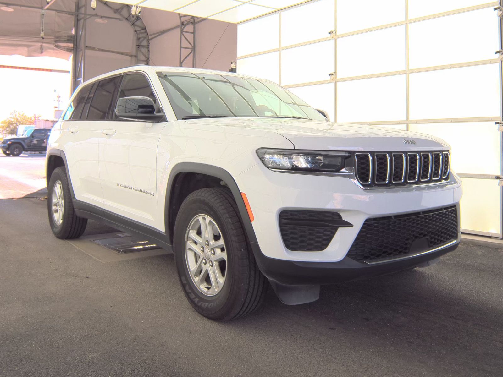 2024 Jeep Grand Cherokee Laredo AWD
