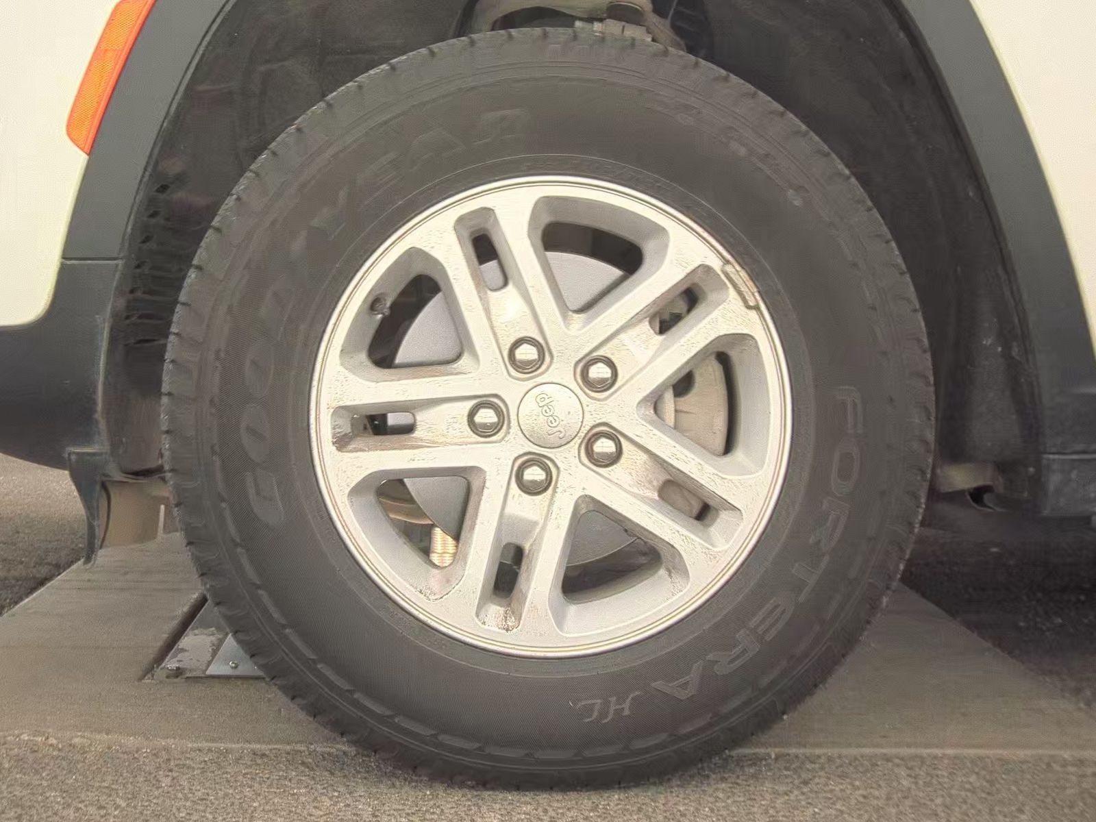 2024 Jeep Grand Cherokee Laredo AWD