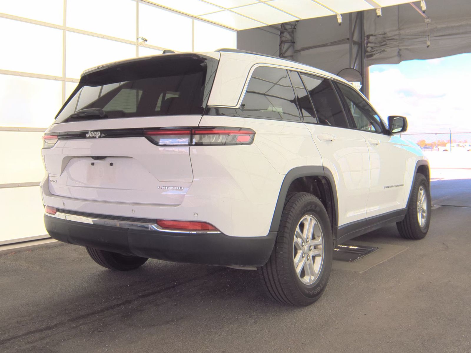 2024 Jeep Grand Cherokee Laredo AWD