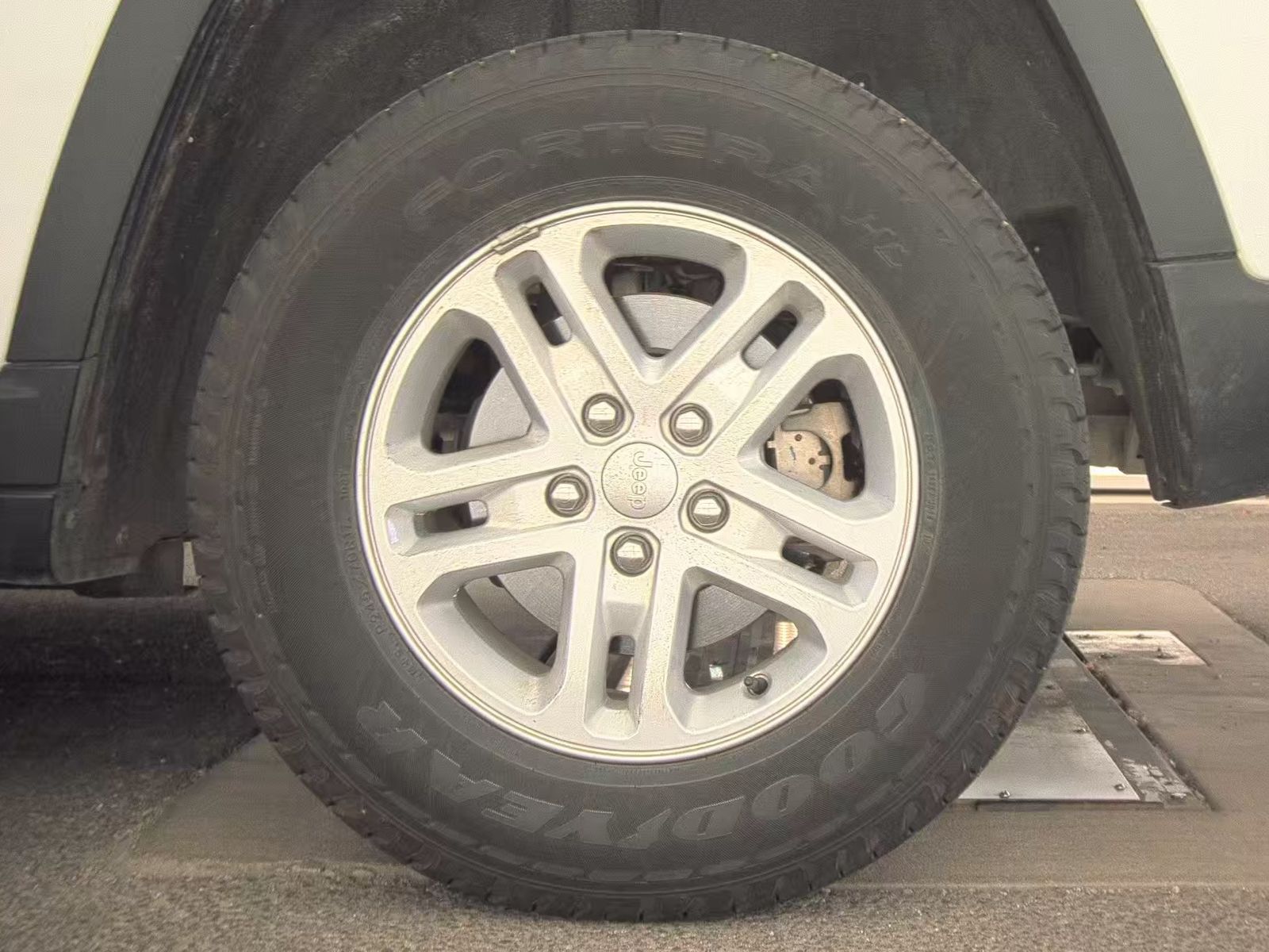 2024 Jeep Grand Cherokee Laredo AWD