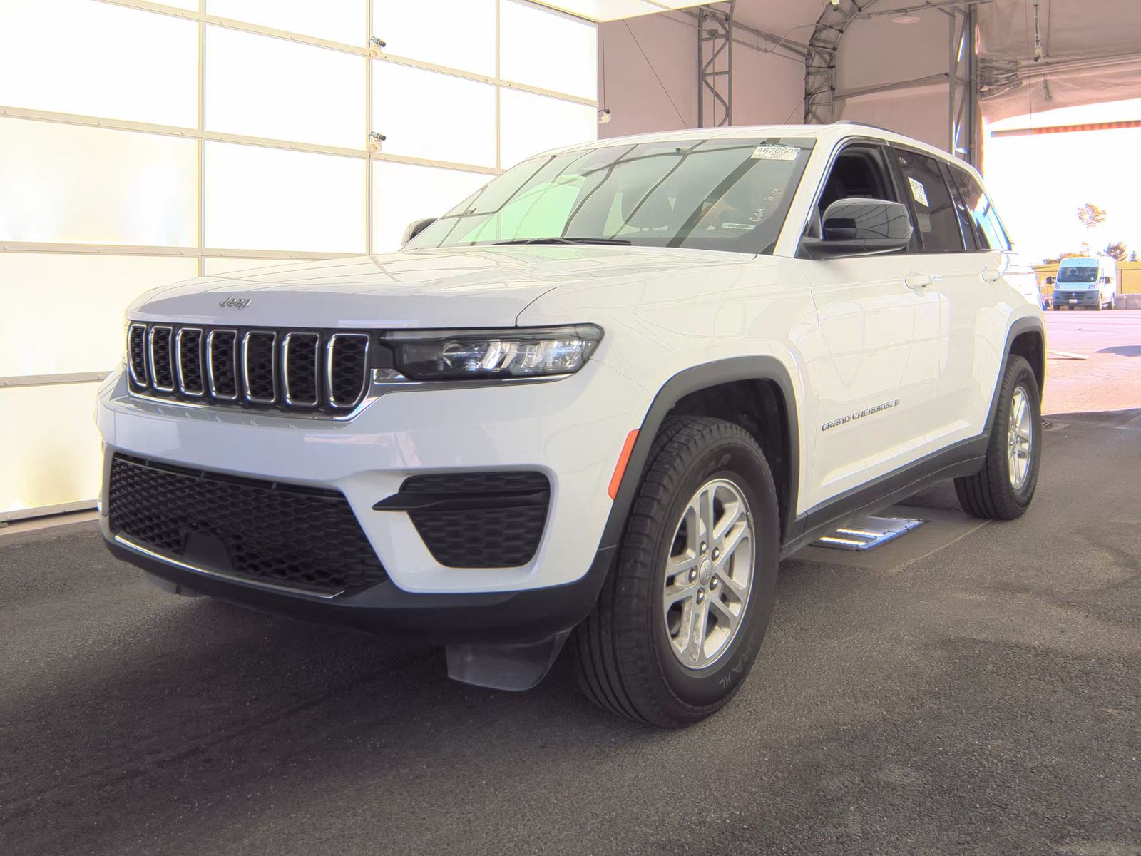 2024 Jeep Grand Cherokee Laredo AWD