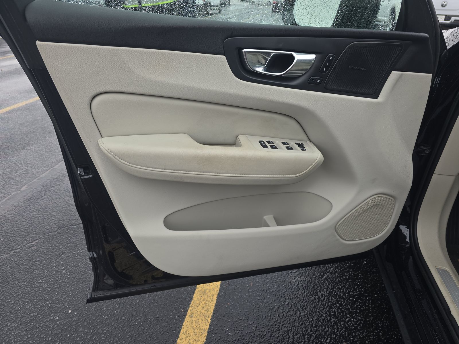 2023 Volvo XC60 B5 Plus FWD