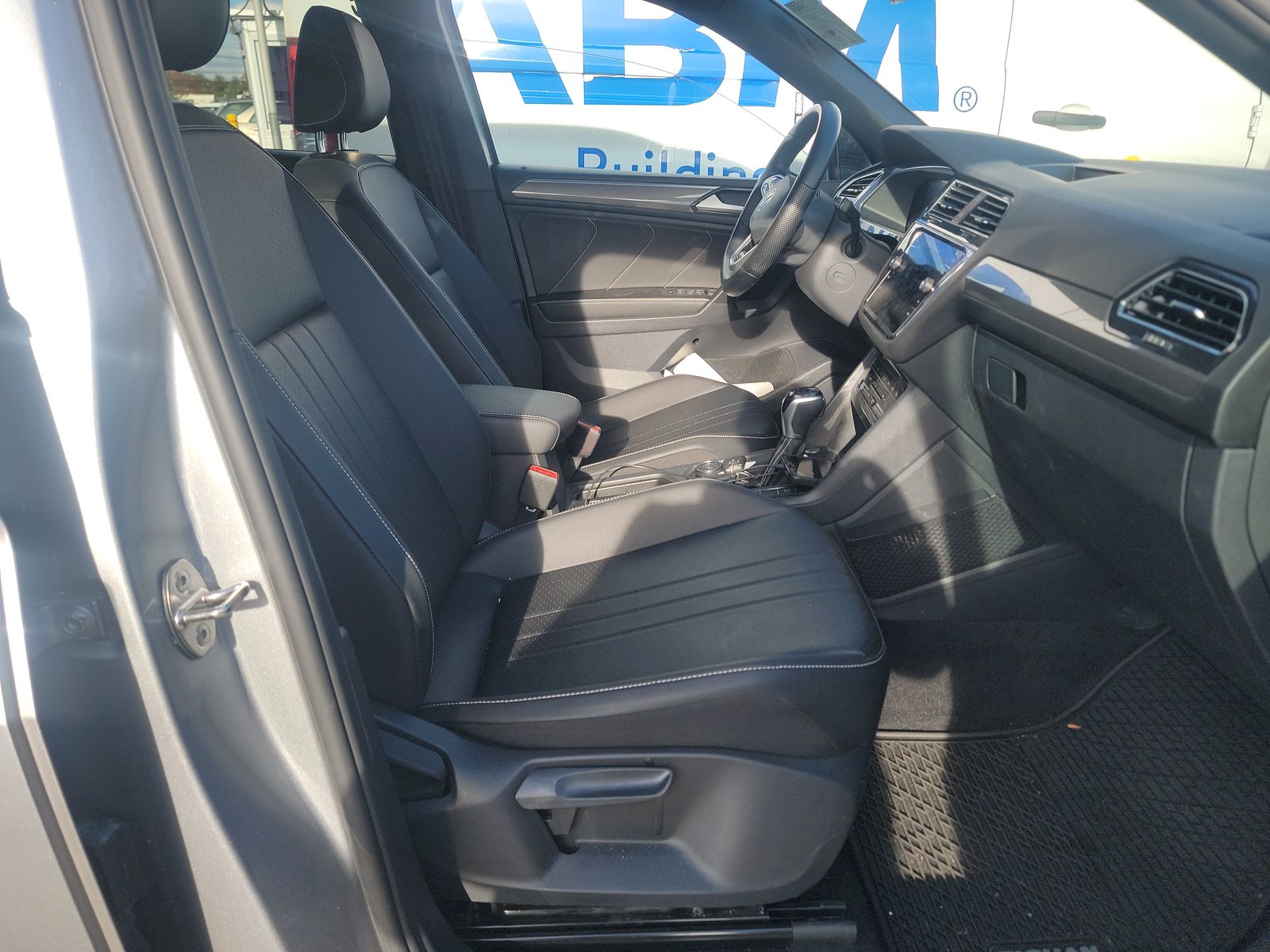 2023 Volkswagen Tiguan 2.0T SE R-Line Black AWD