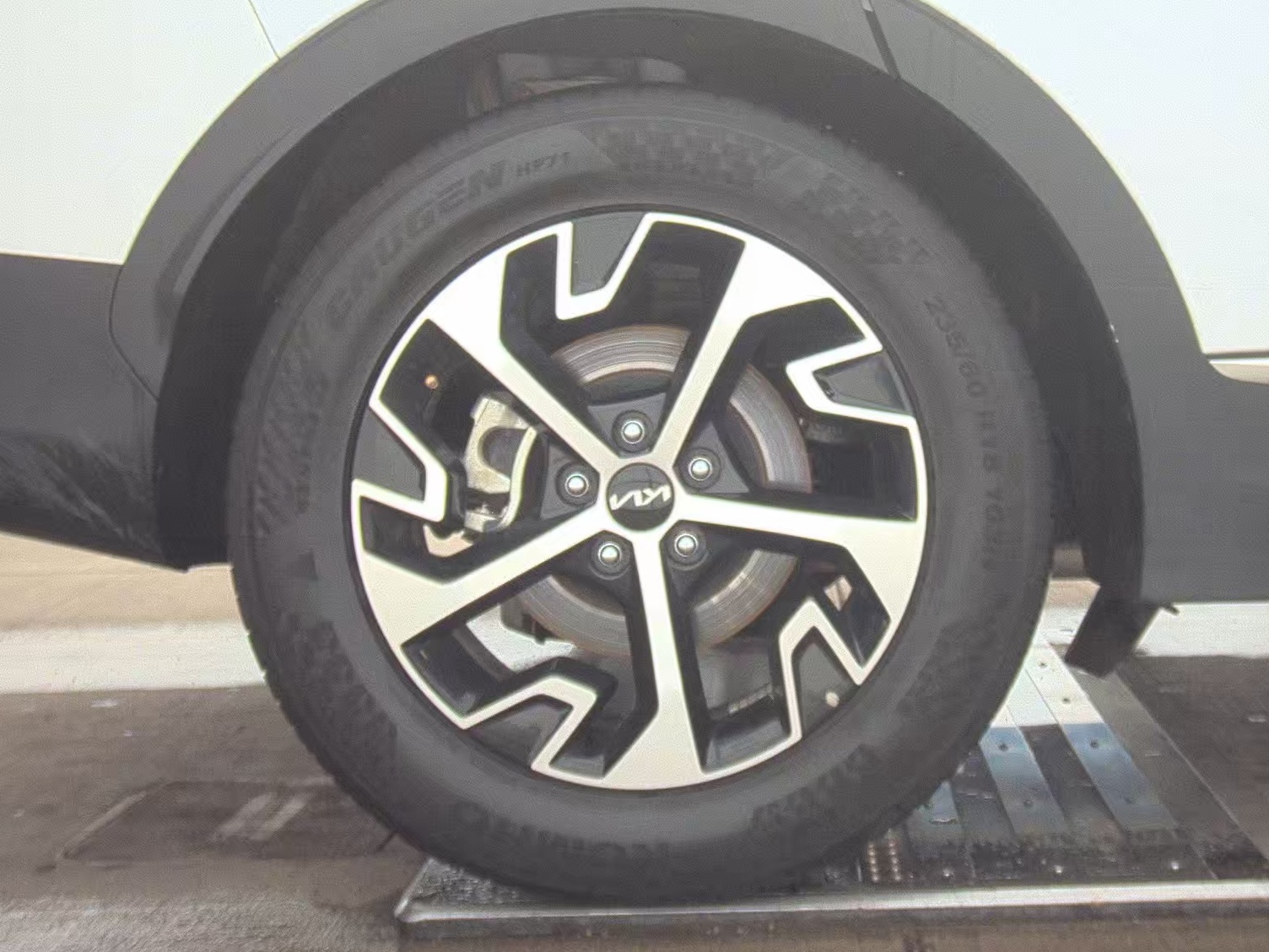 2025 Kia Sportage EX FWD