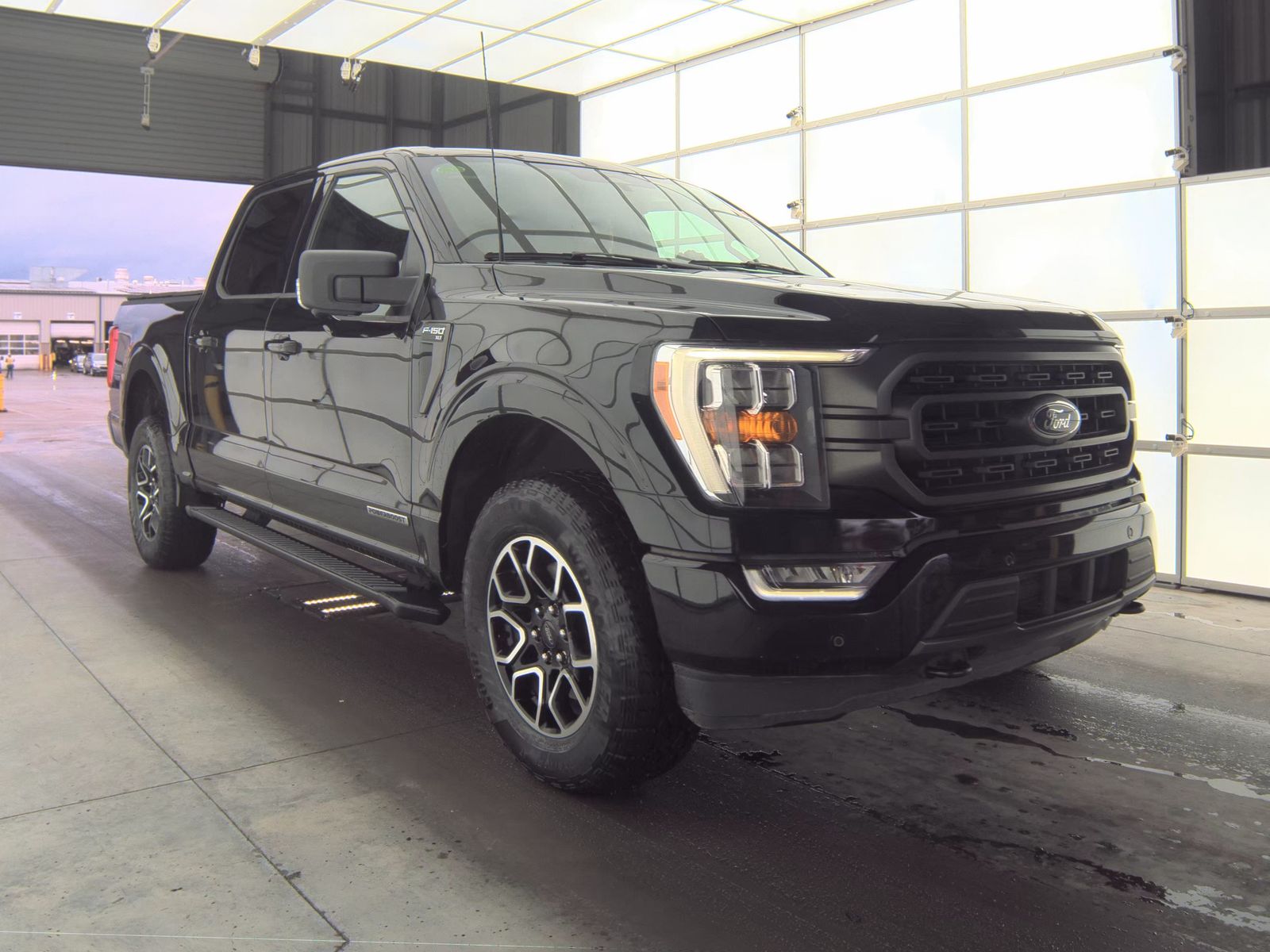 2023 Ford F-150 Hybrid XLT AWD