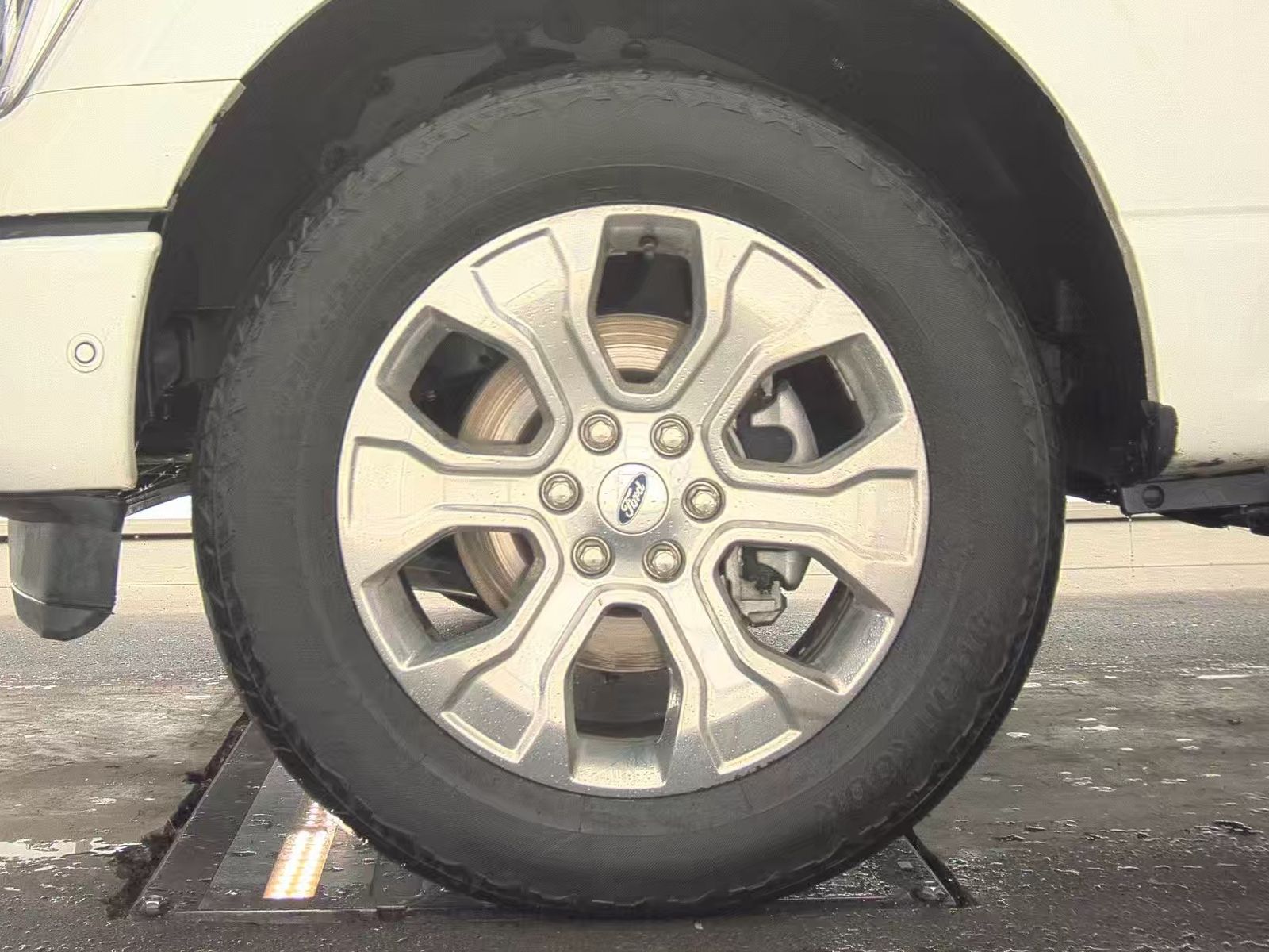 2023 Ford F-150 Hybrid Platinum AWD