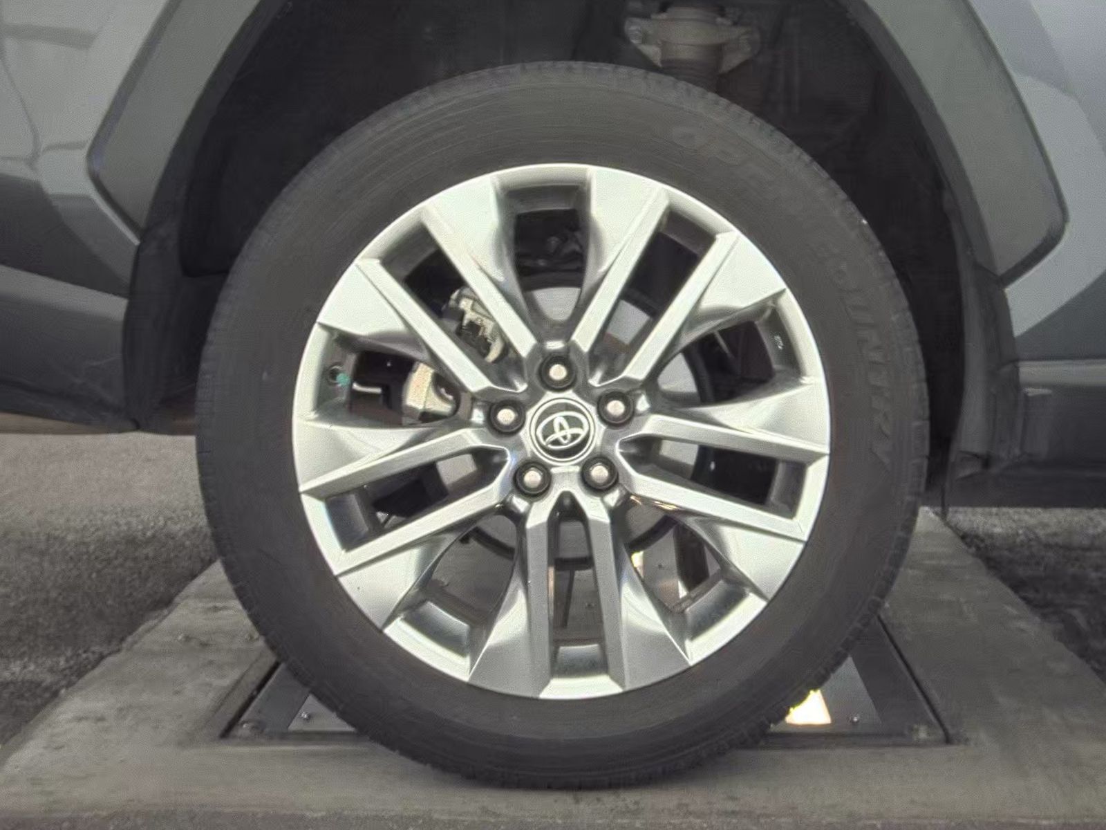 2020 Toyota RAV4 XLE Premium FWD