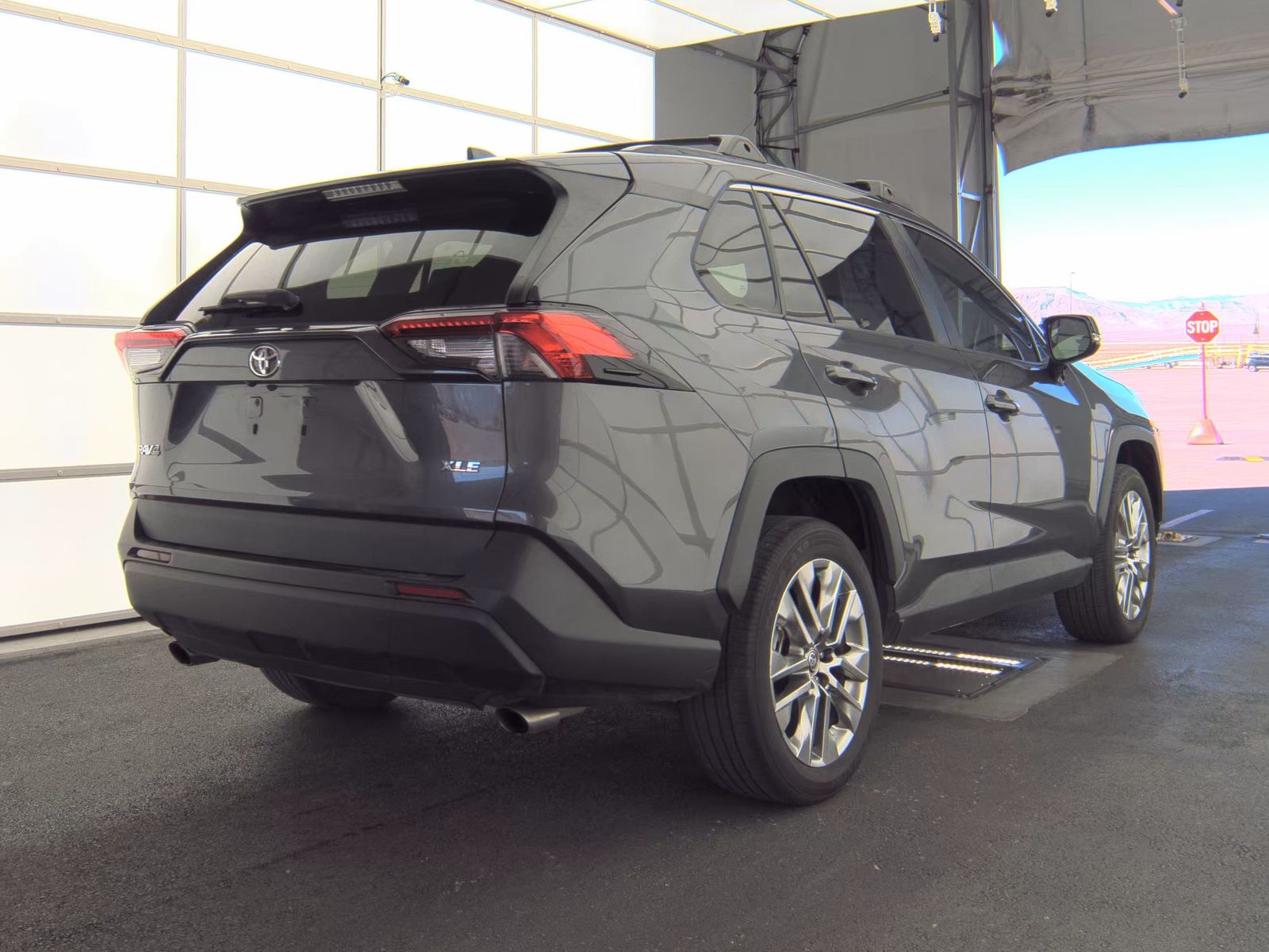 2020 Toyota RAV4 XLE Premium FWD