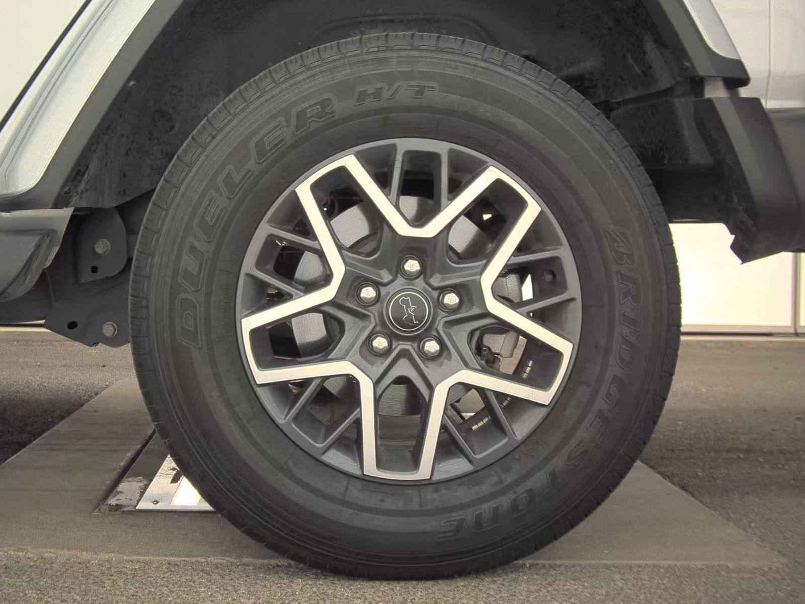 2024 Jeep Wrangler Sahara AWD