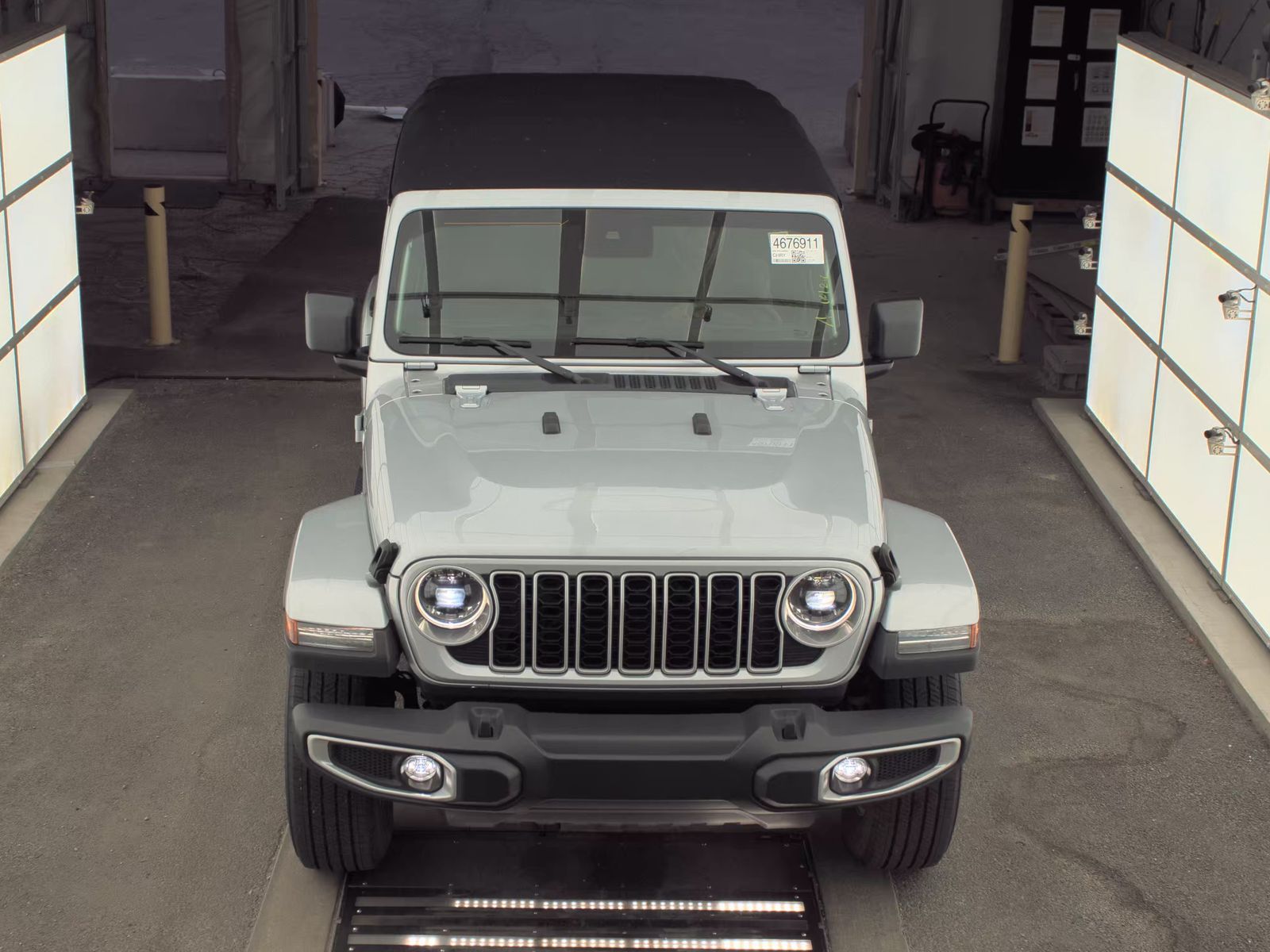 2024 Jeep Wrangler Sahara AWD