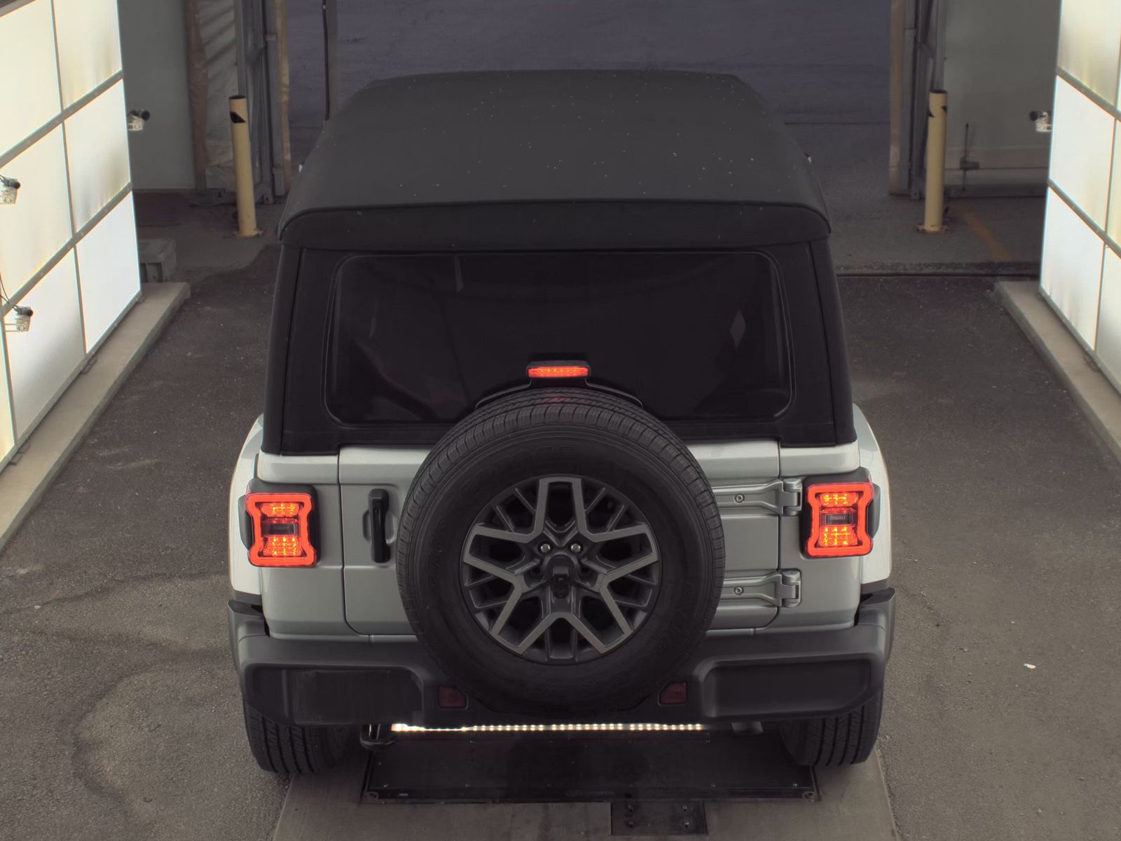 2024 Jeep Wrangler Sahara AWD