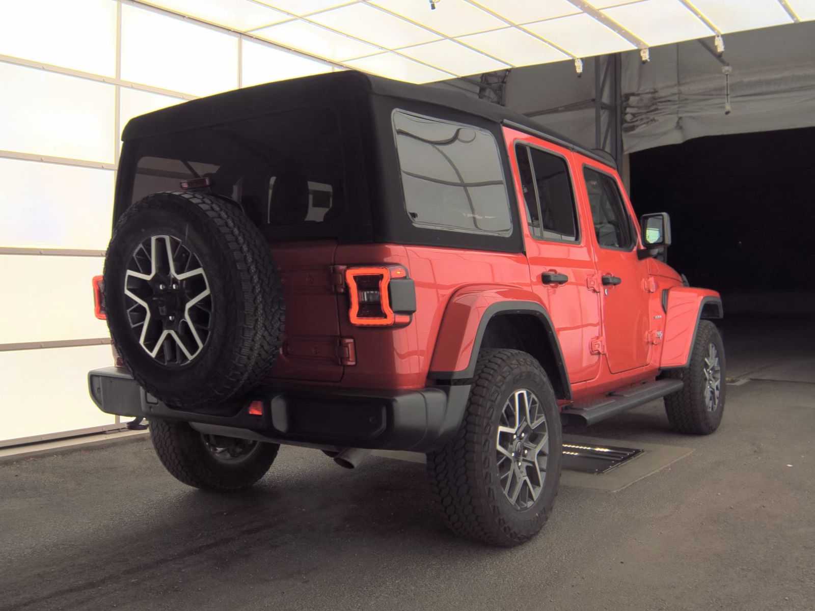 2024 Jeep Wrangler Sahara AWD