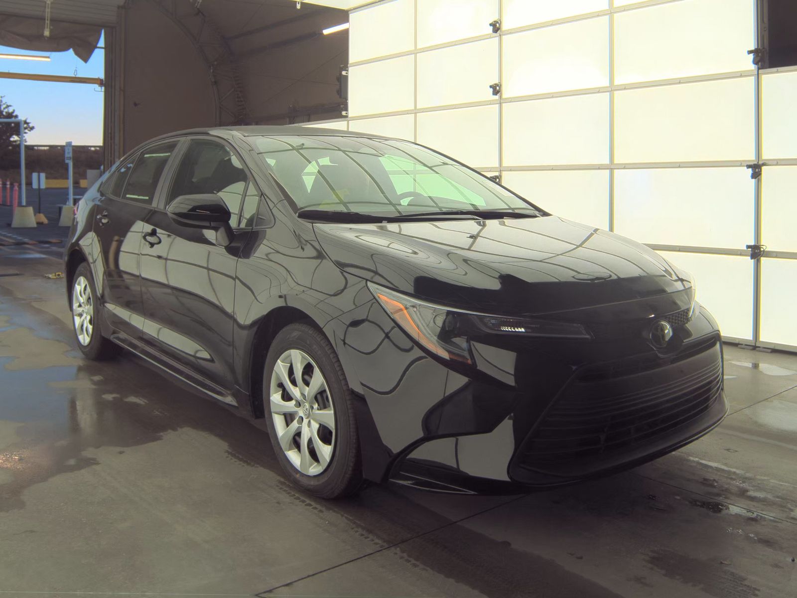 2025 Toyota Corolla LE FWD