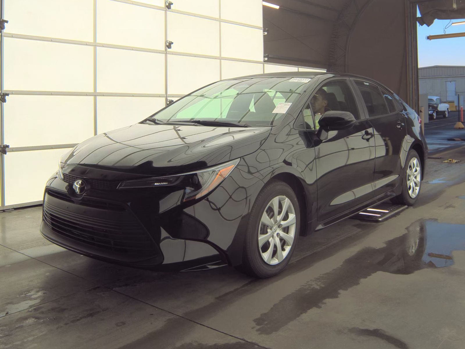 2025 Toyota Corolla LE FWD