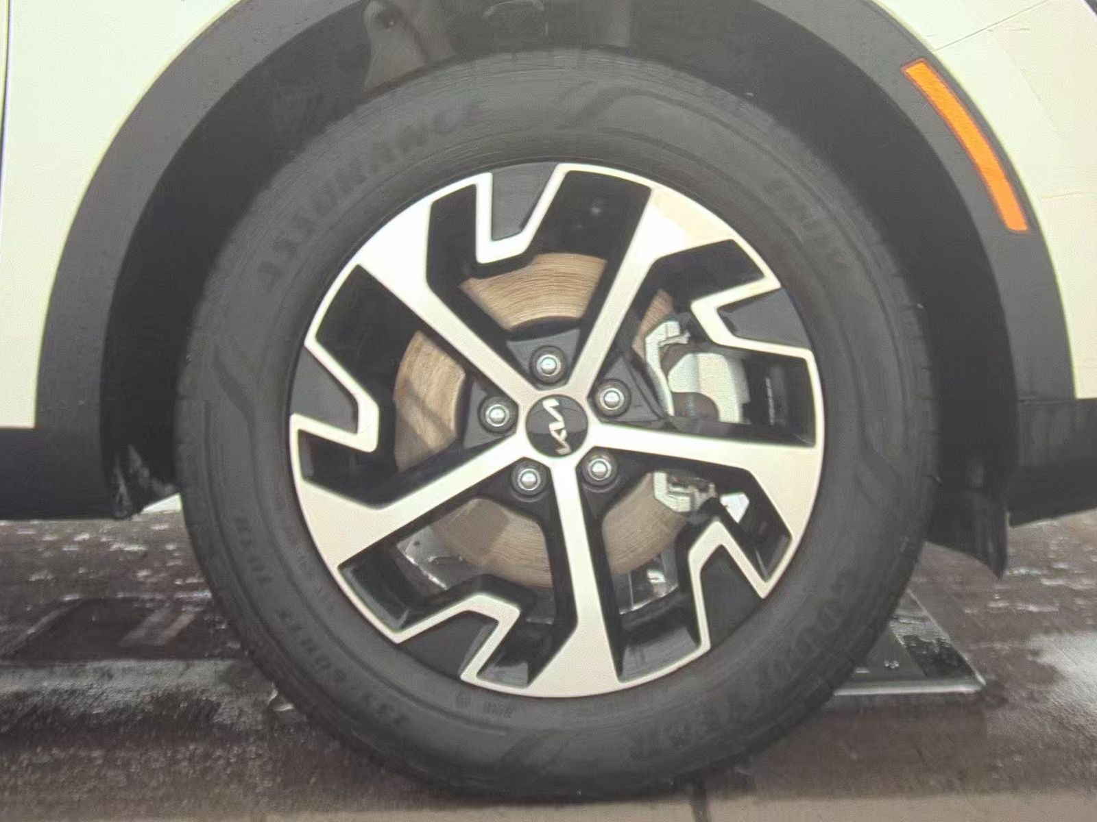 2025 Kia Sportage Hybrid EX AWD