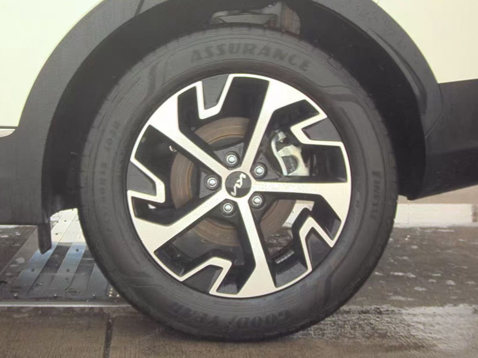 2025 Kia Sportage Hybrid EX AWD