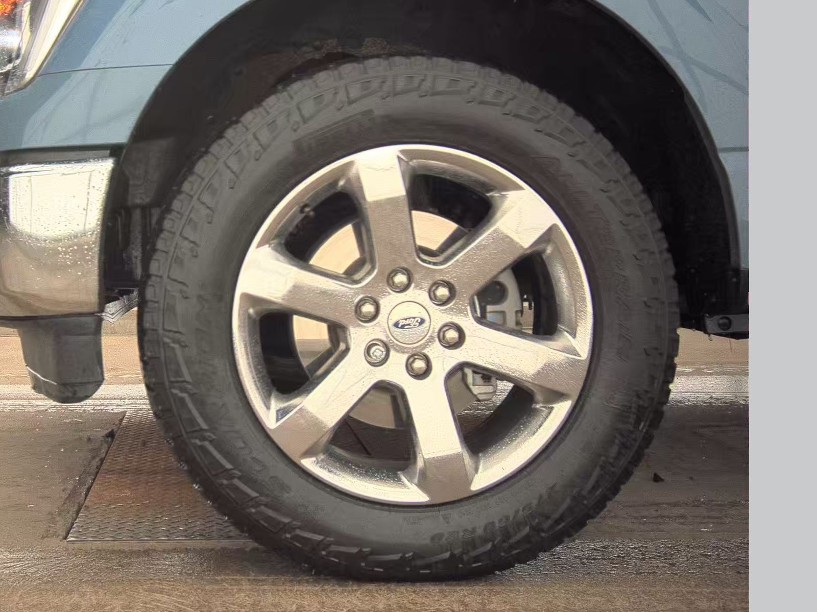 2023 Ford F-150 Hybrid Lariat AWD