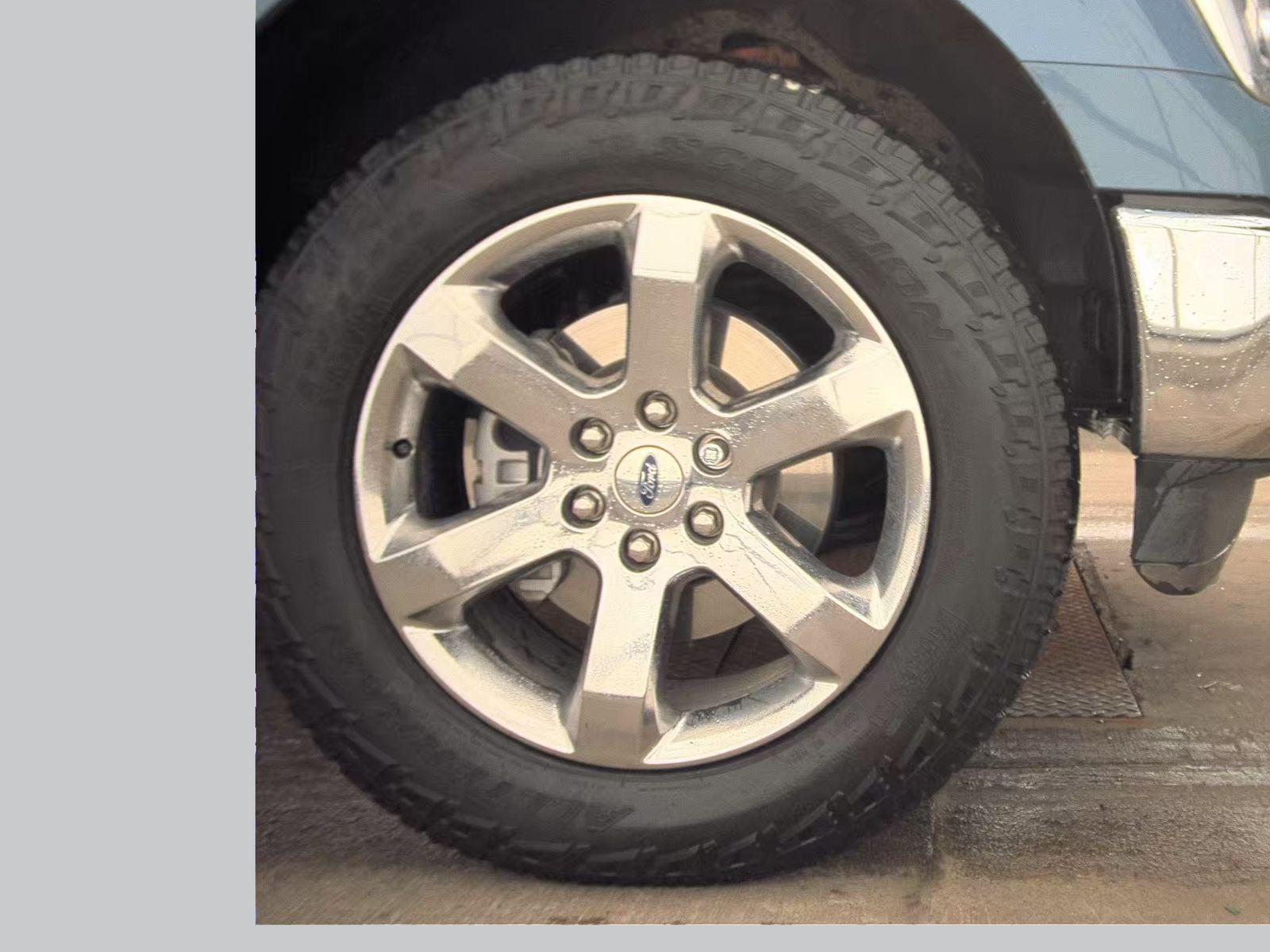 2023 Ford F-150 Hybrid Lariat AWD