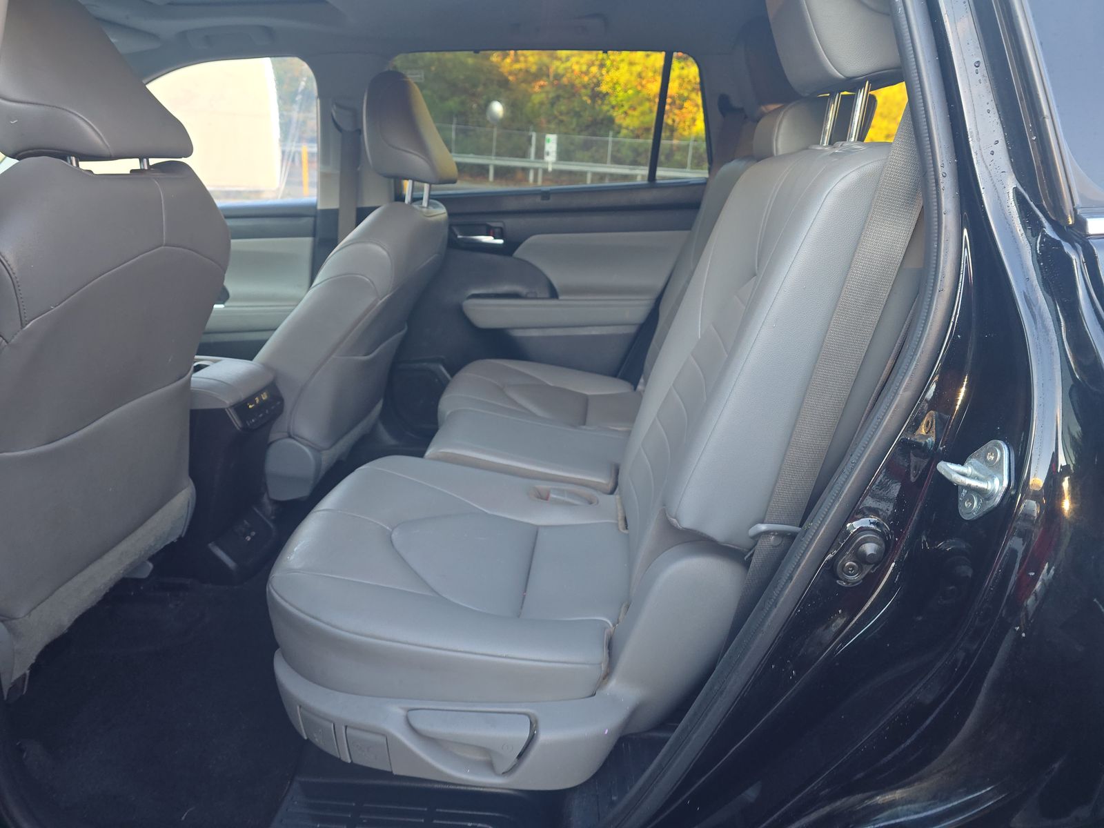 2023 Toyota Highlander XLE FWD