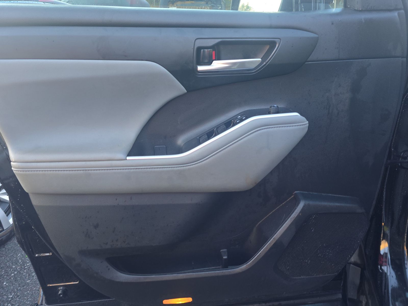 2023 Toyota Highlander XLE FWD