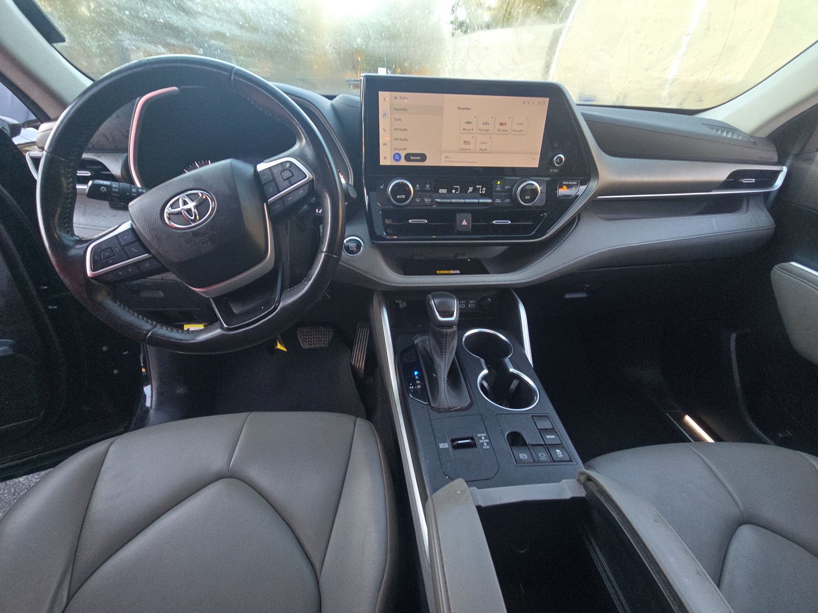 2023 Toyota Highlander XLE FWD