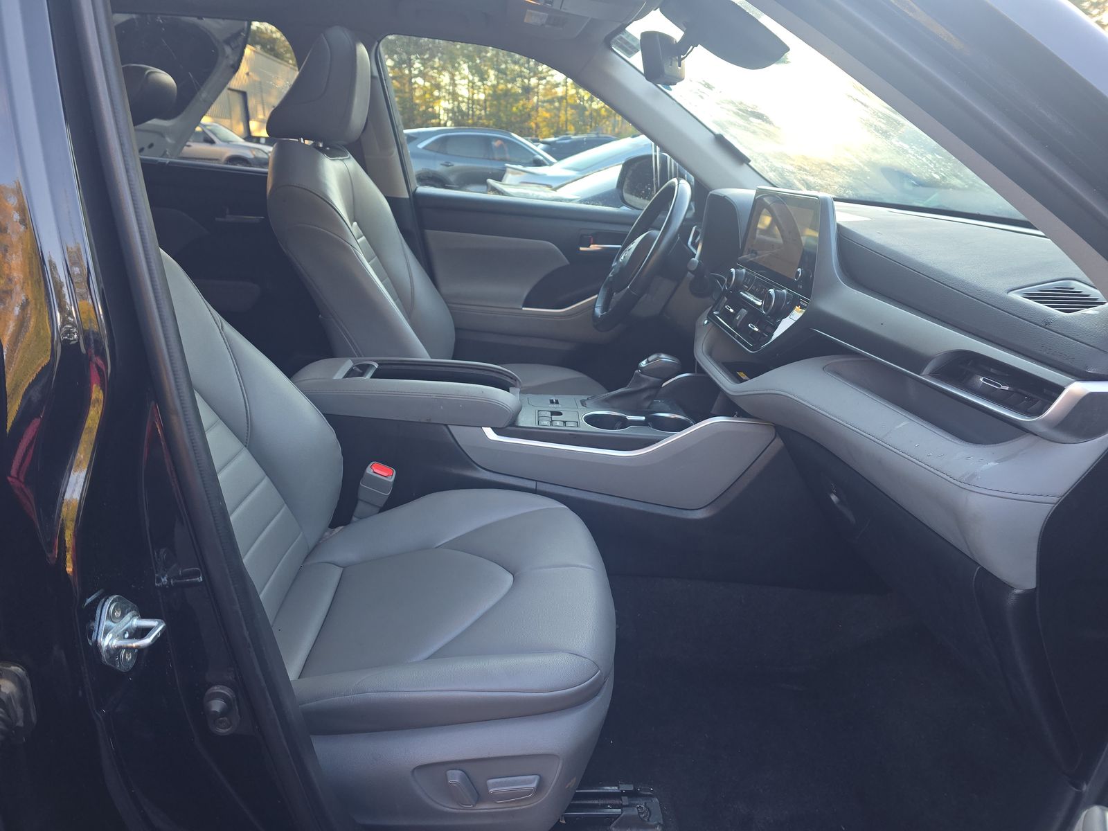 2023 Toyota Highlander XLE FWD