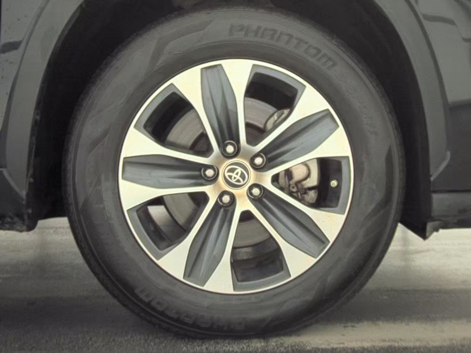 2023 Toyota Highlander XLE FWD