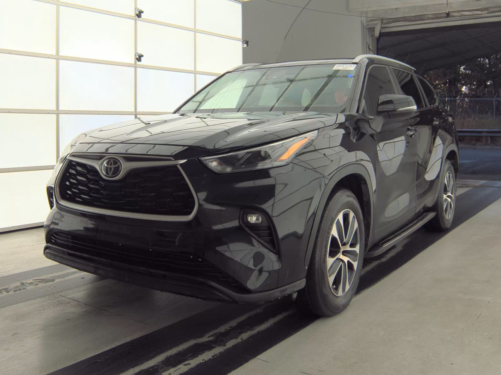2023 Toyota Highlander XLE FWD