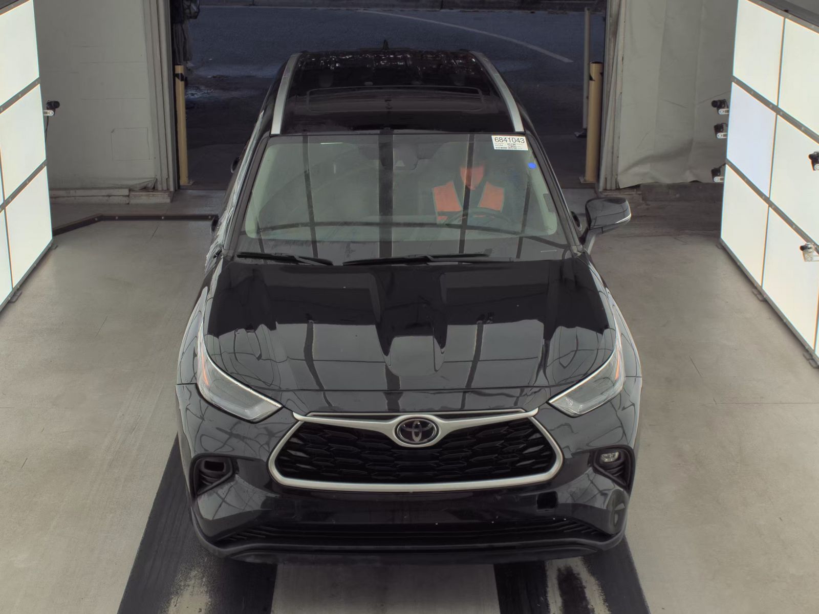 2023 Toyota Highlander XLE FWD