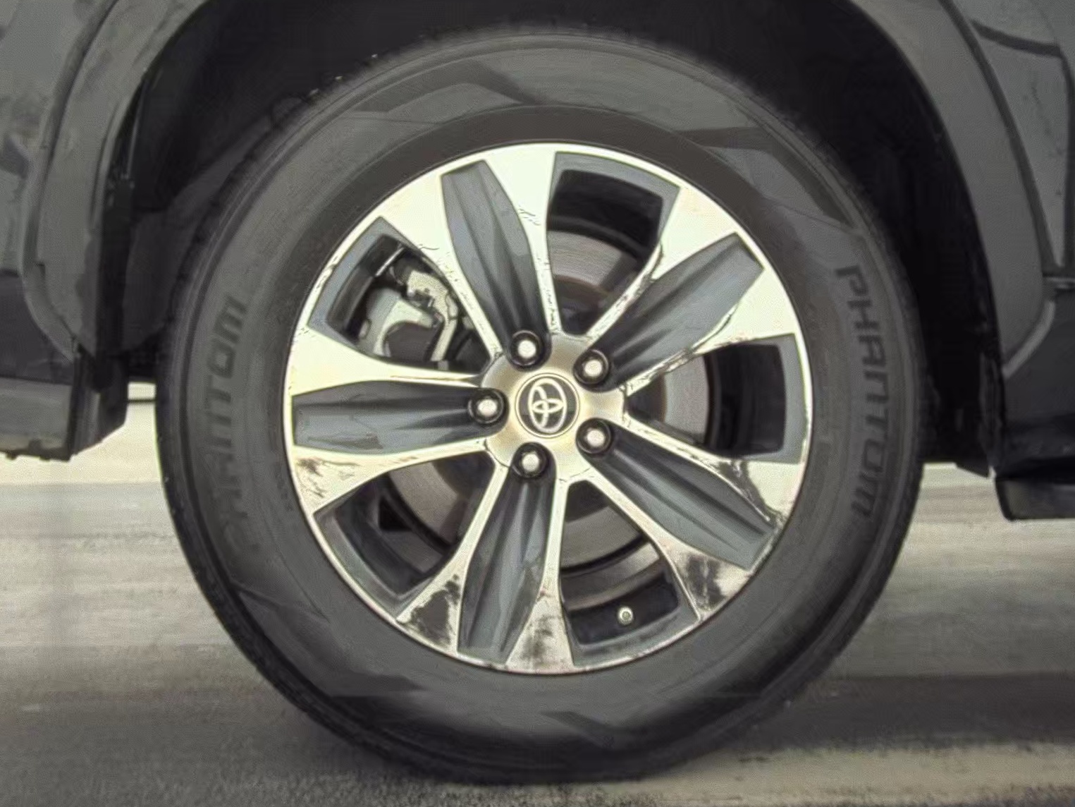 2023 Toyota Highlander XLE FWD