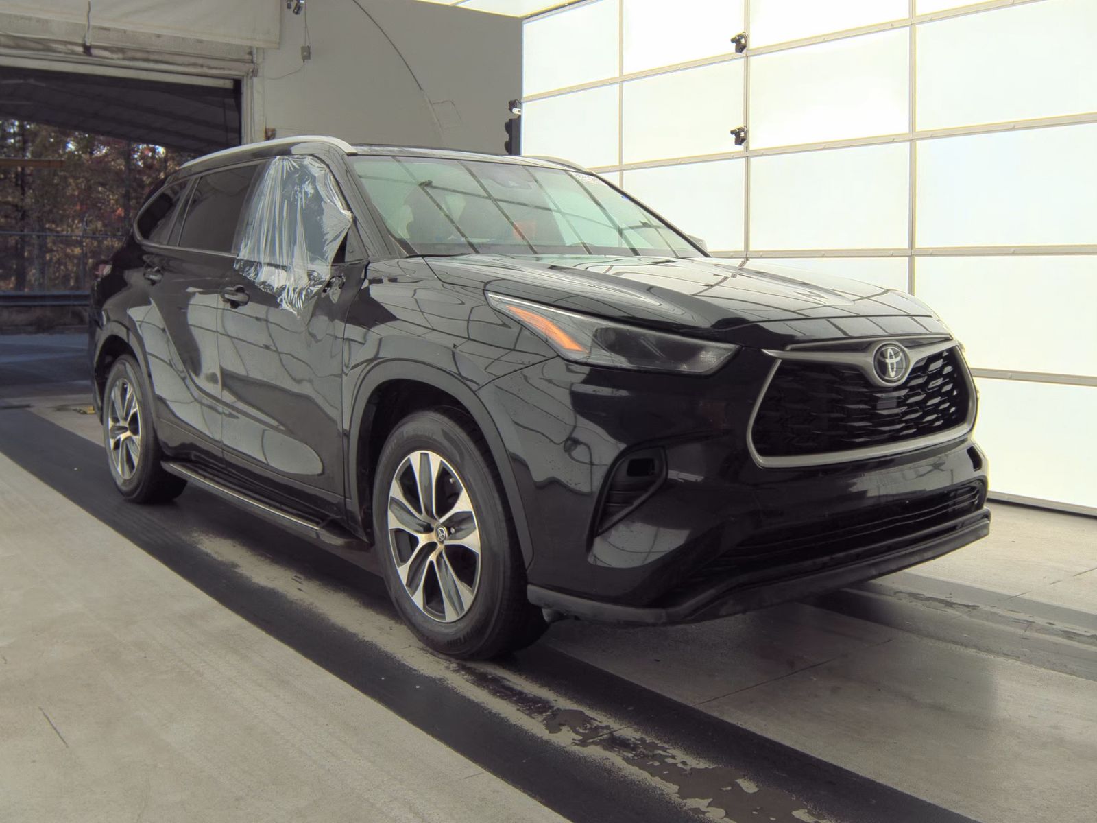 2023 Toyota Highlander XLE FWD