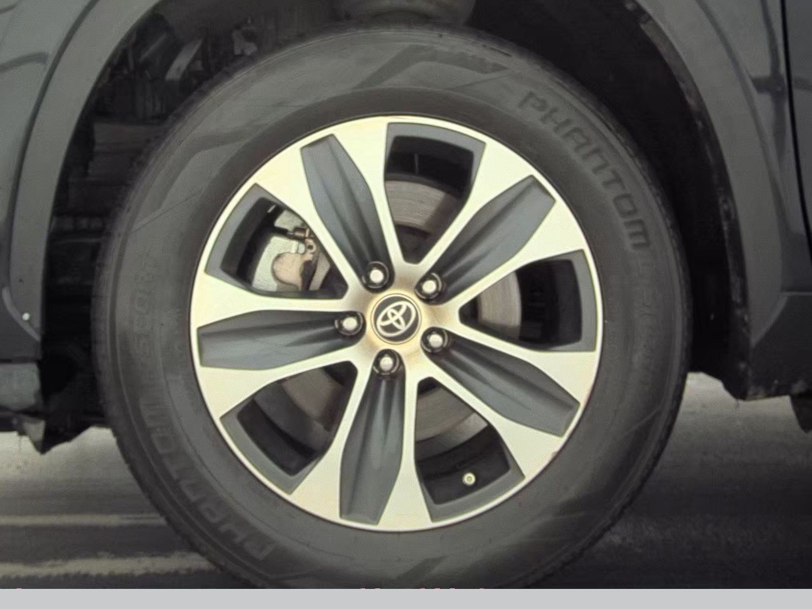 2023 Toyota Highlander XLE FWD